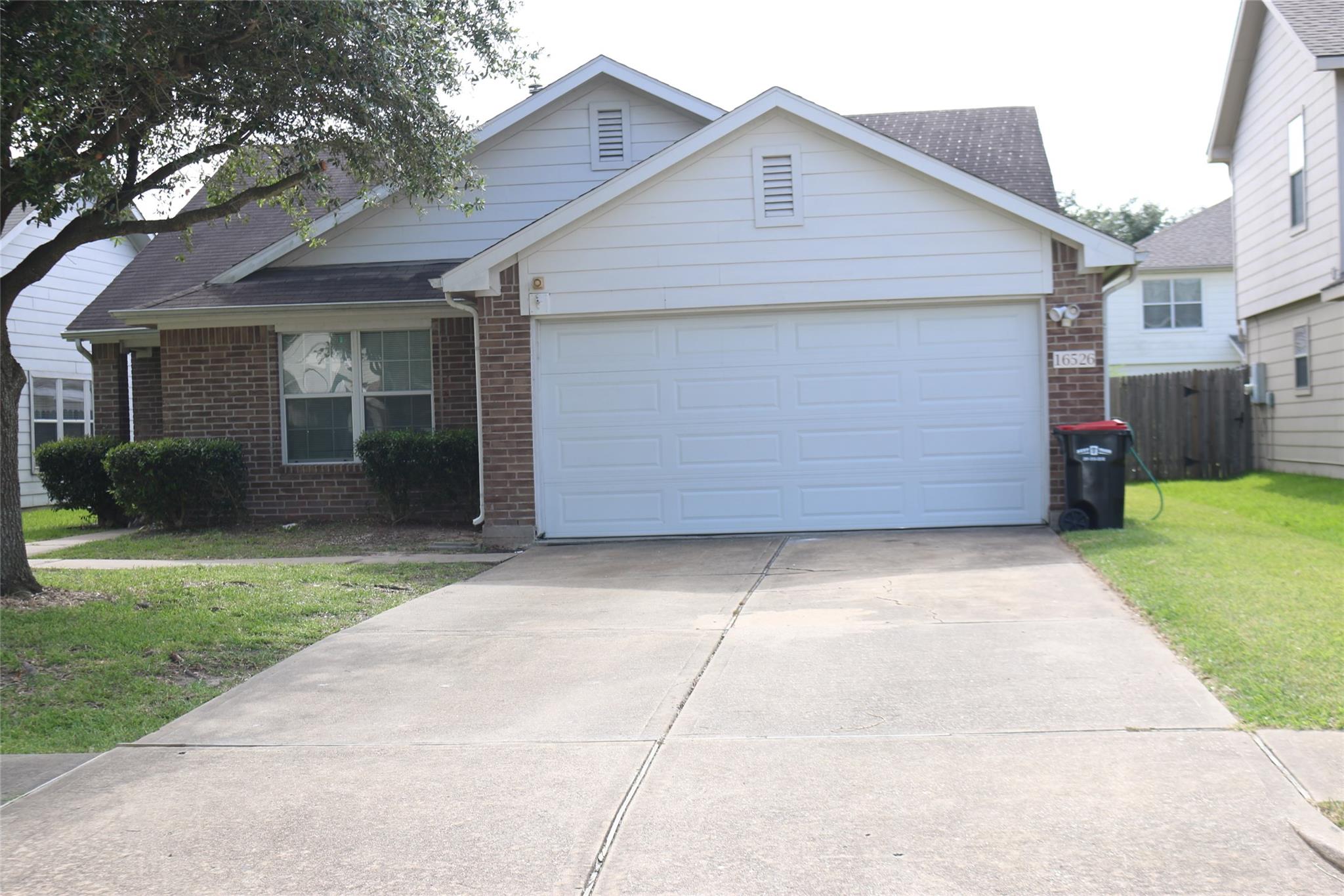16526 Eaglewood Shadows Drive — photo