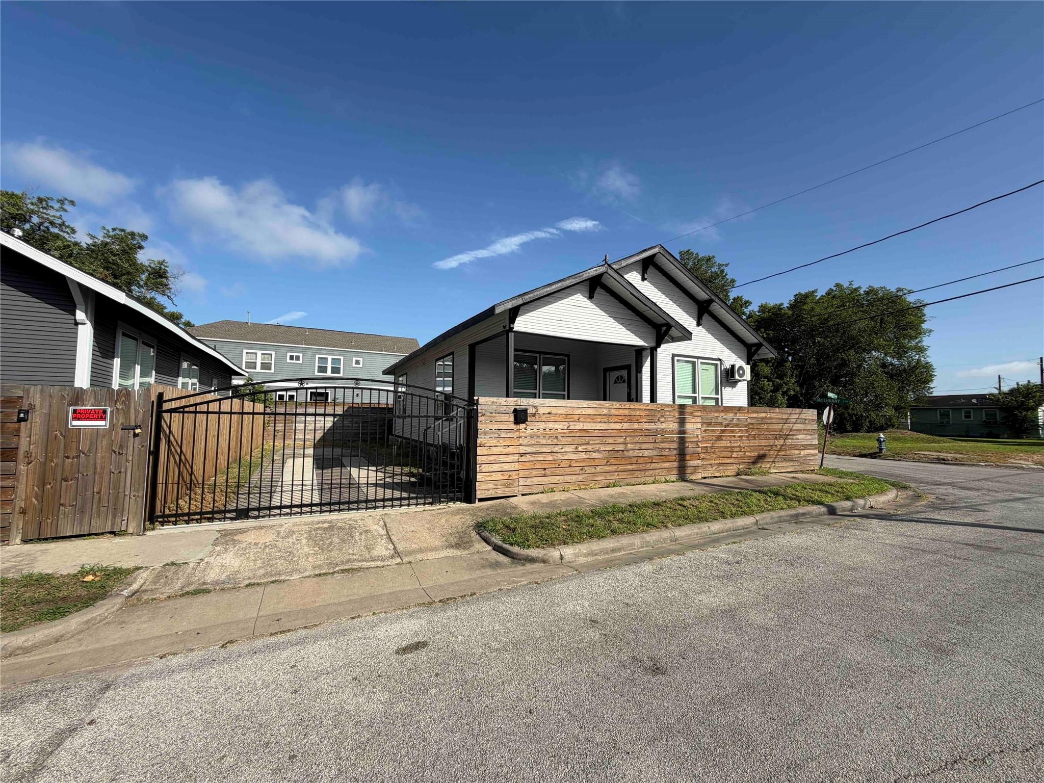 2400 Burkett Street — photo