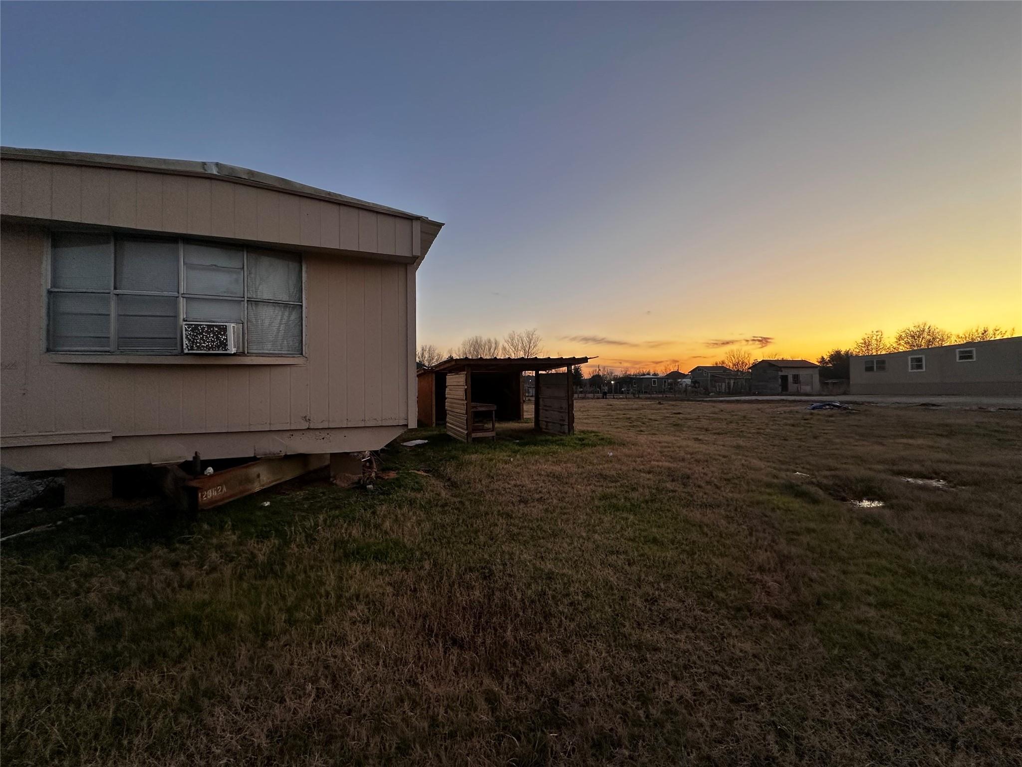 40 County Rd 3557, Cleveland, TX 77327 — photo 2