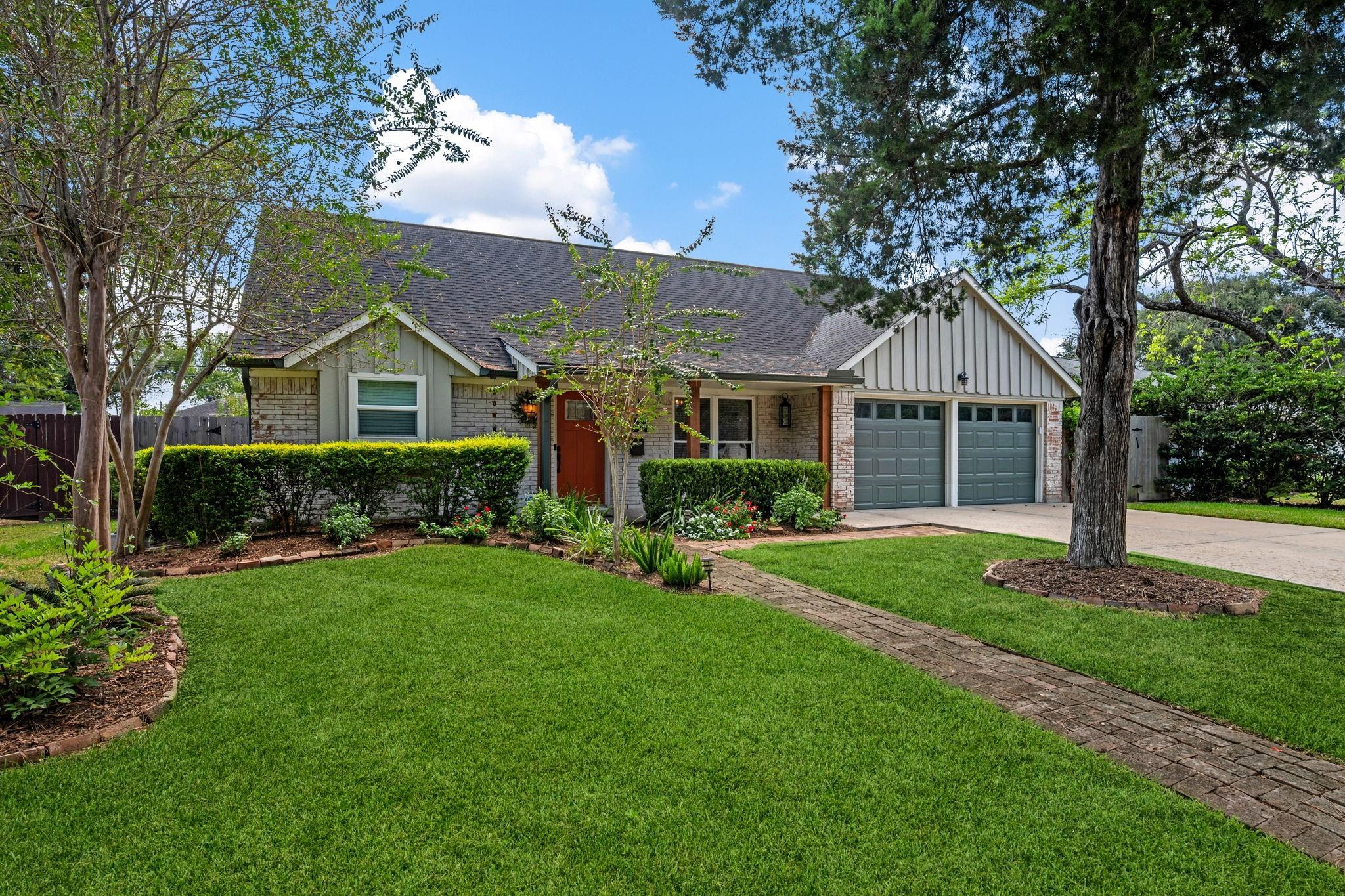 5711 Cerritos Drive — photo