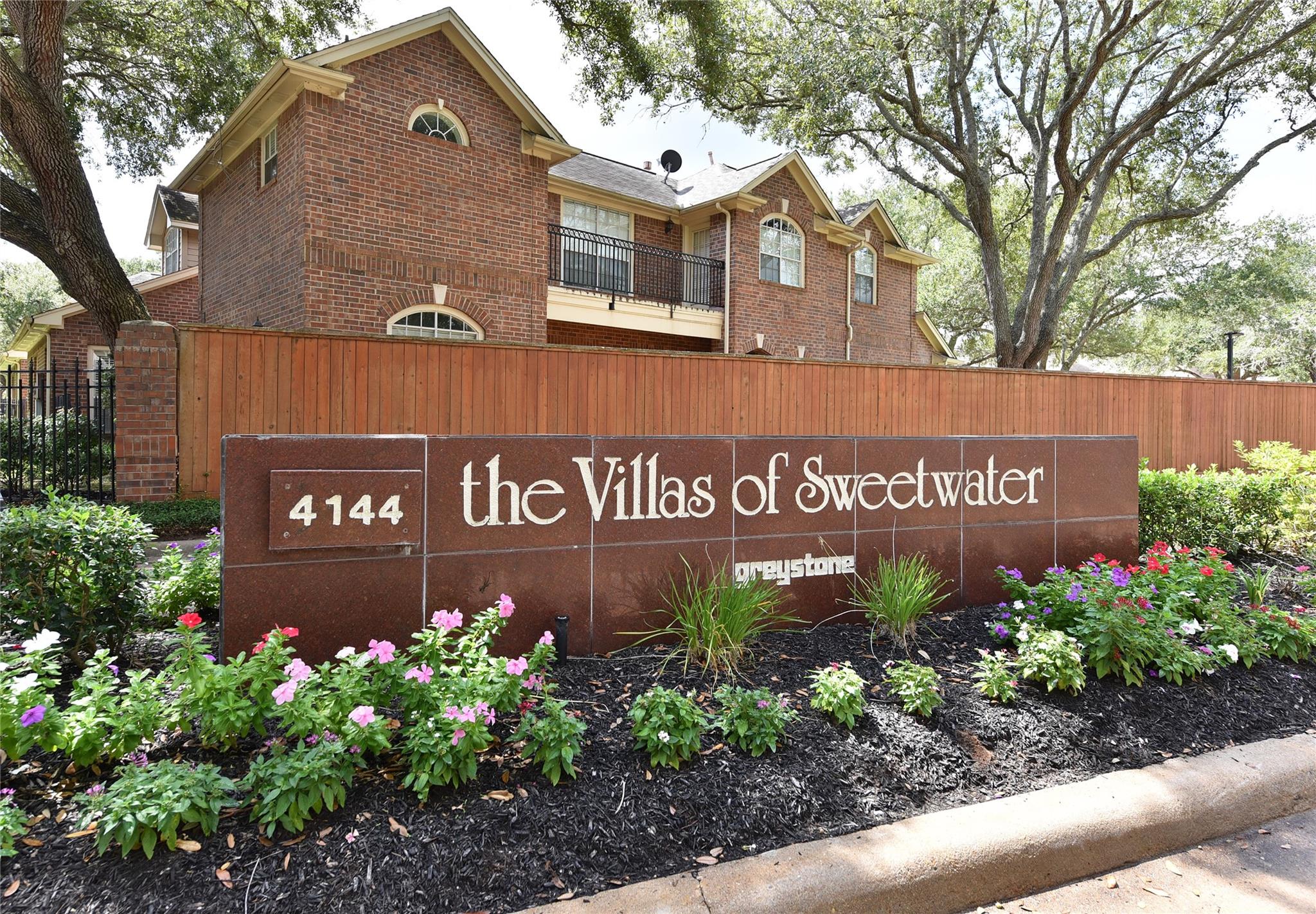 4144 Greystone Way #608 — photo