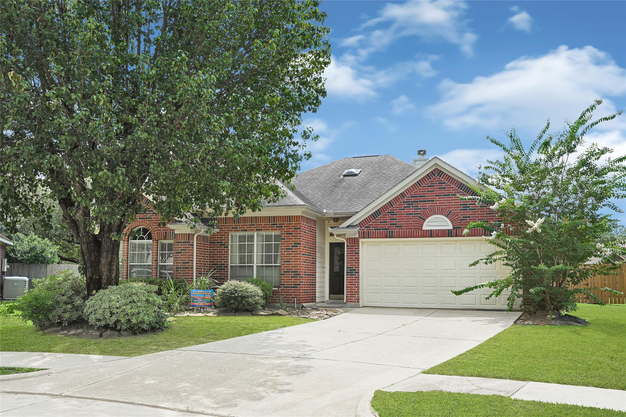 2438 Daneswood Court — photo
