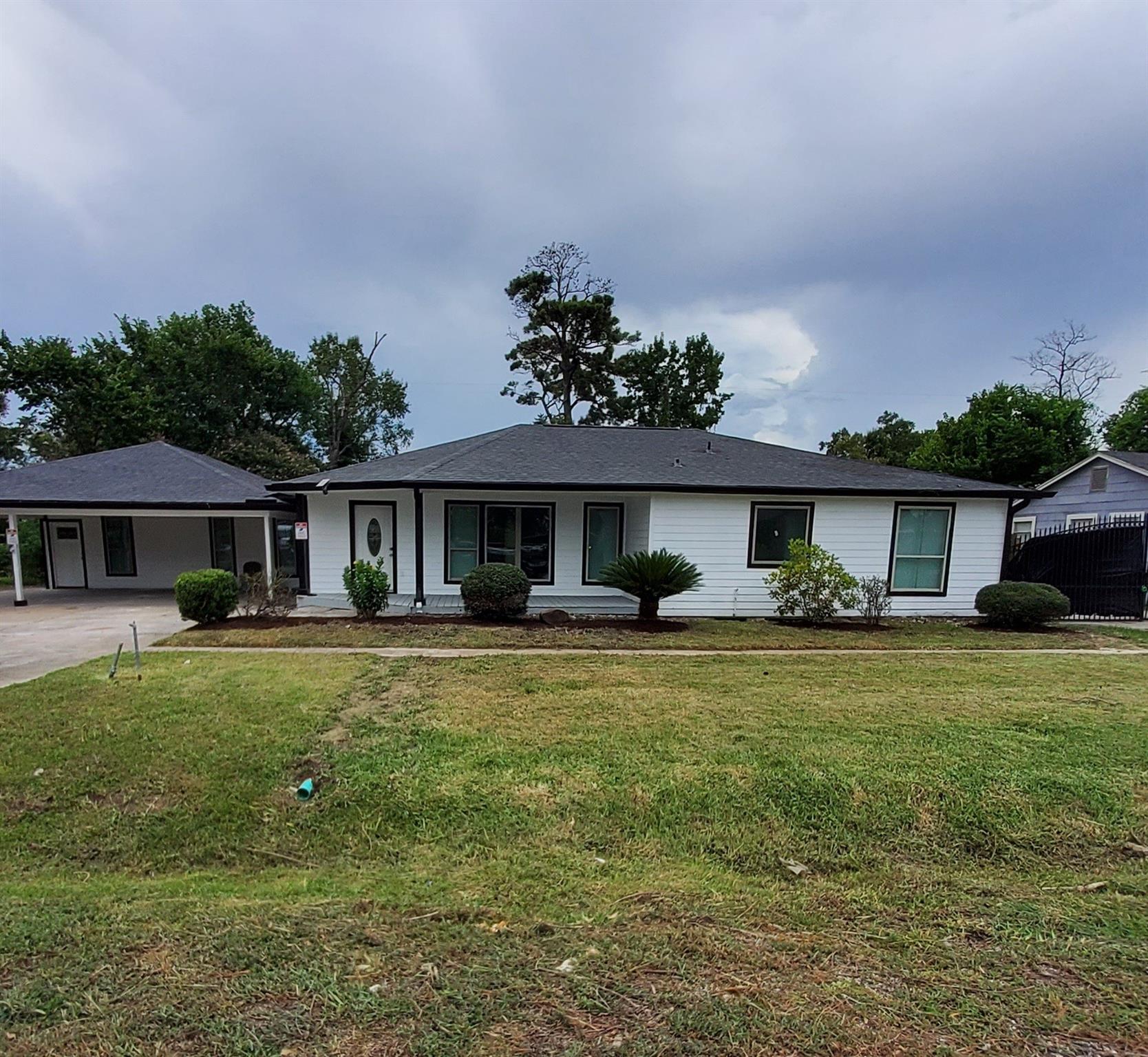 8609 Homewood Lane — photo