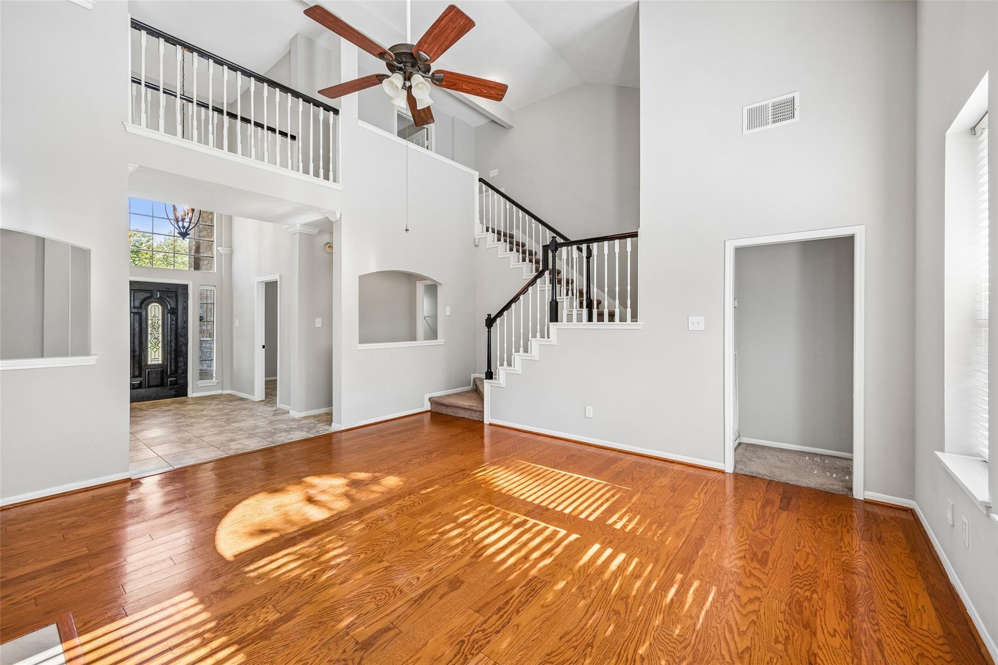 4031 Mission Valley Drive — photo