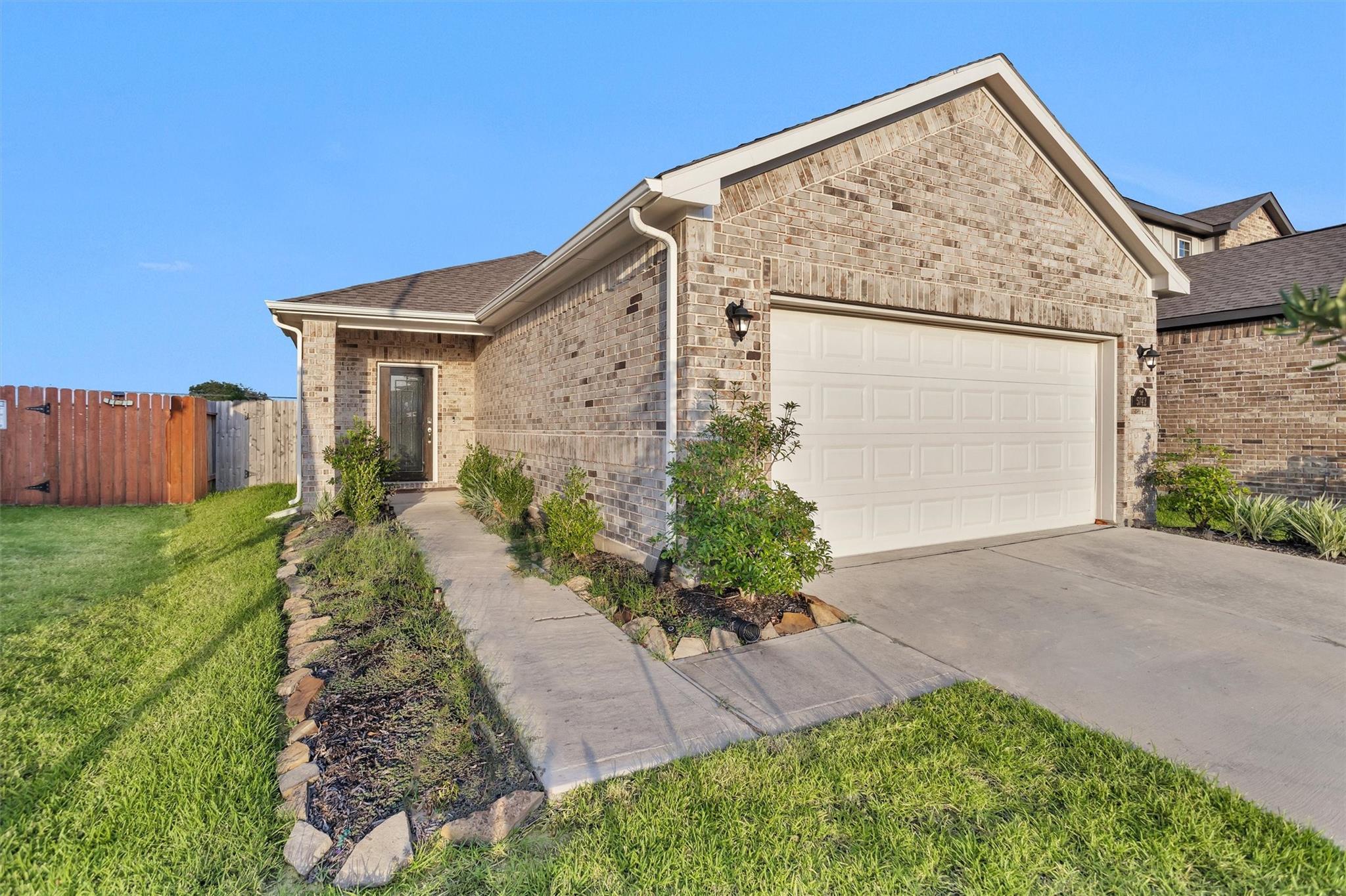 5742 Tabula Rasa Dr — photo
