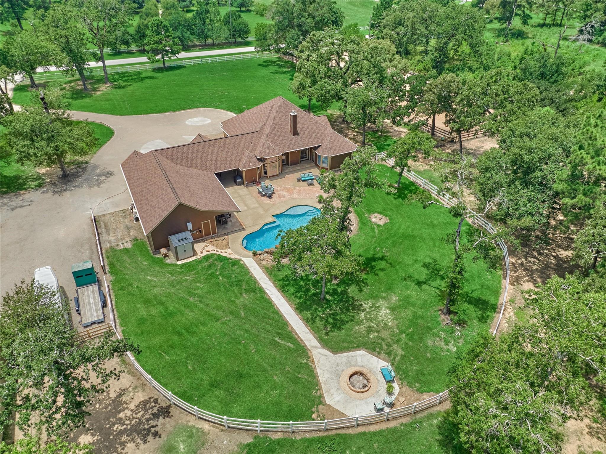 420 Ruel Road — photo