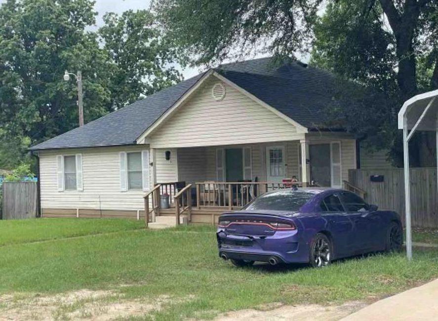 1011 Flanagan Drive — photo