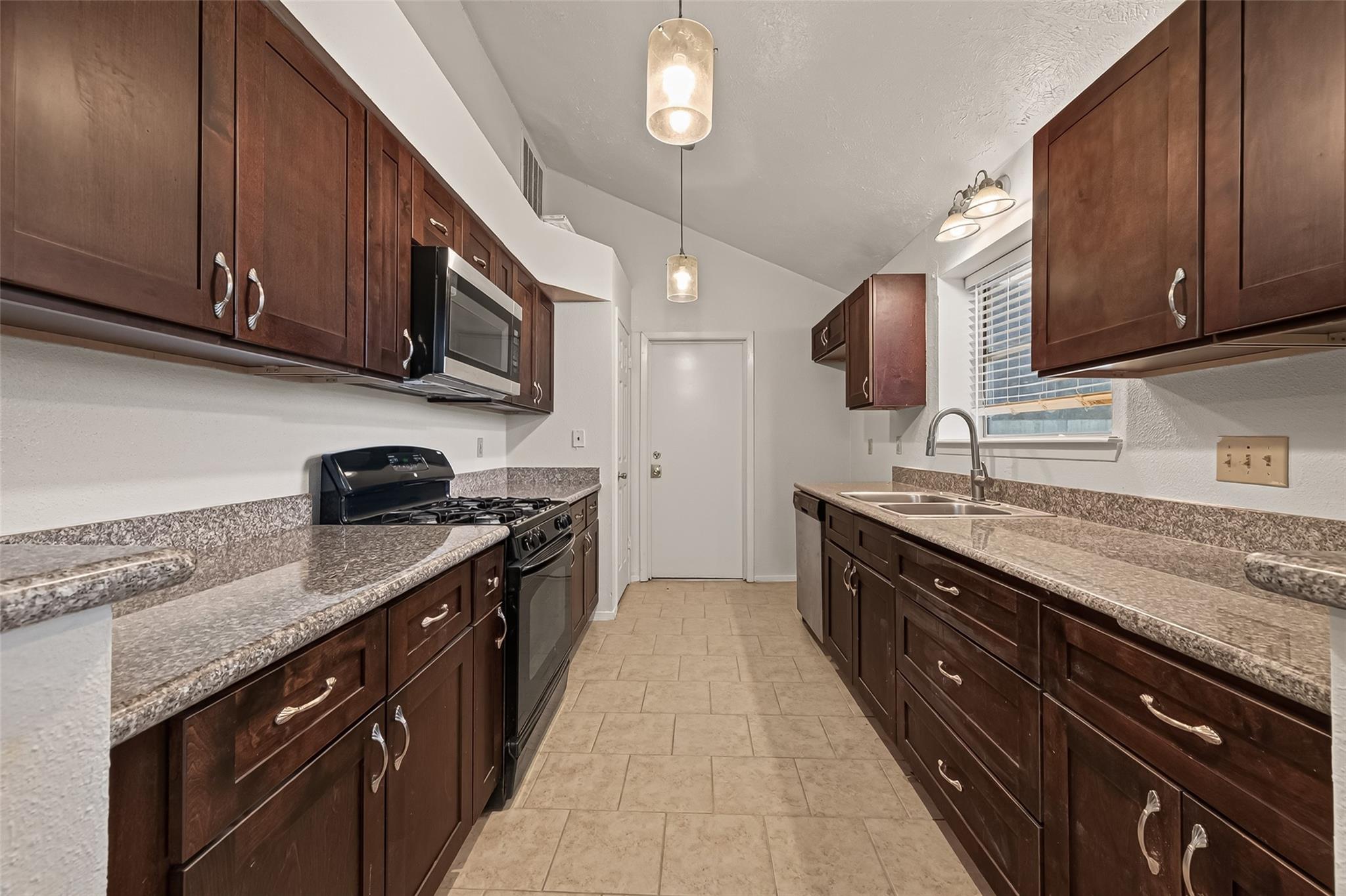 2714 S Brompton Drive — photo