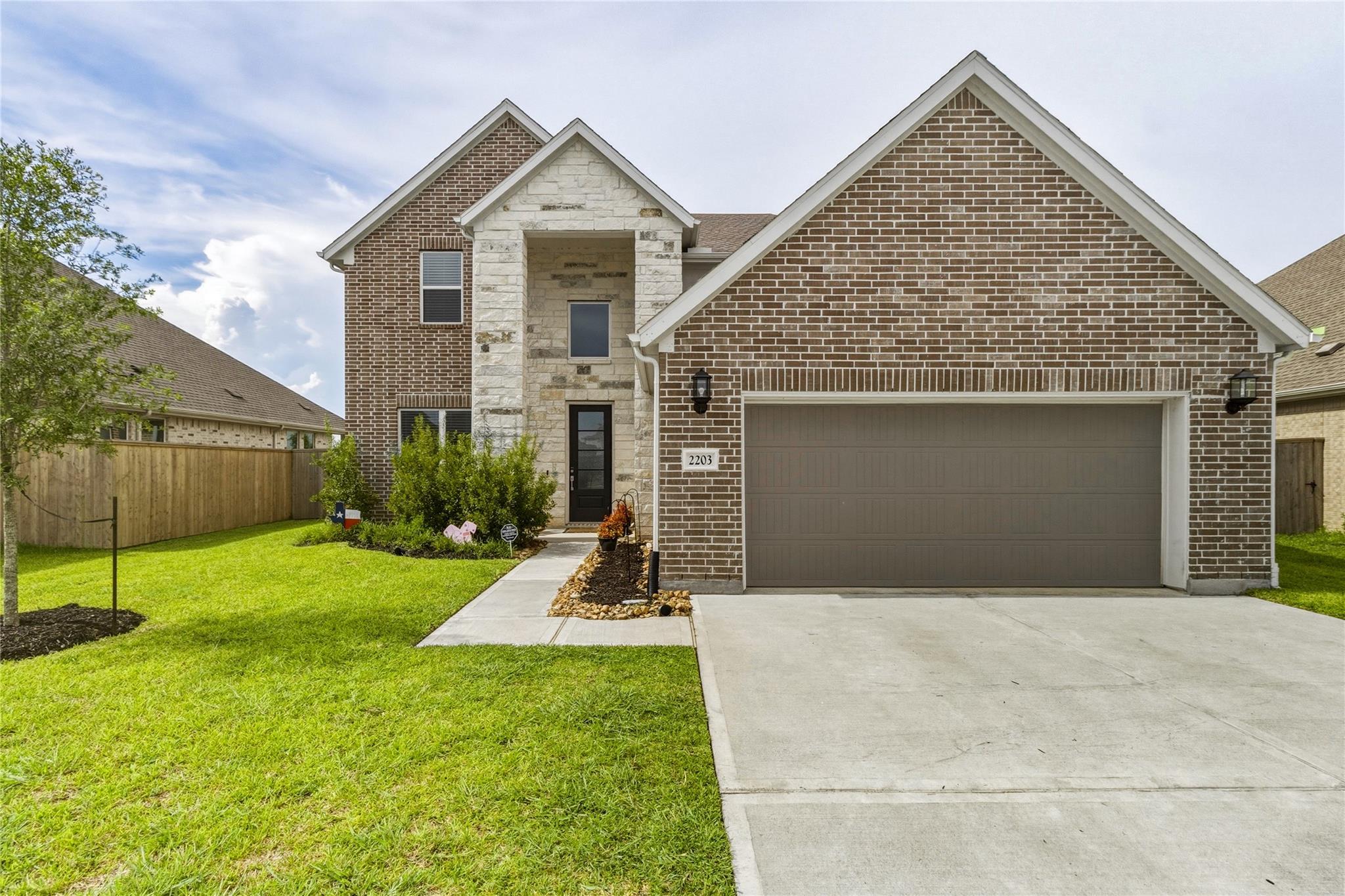 2203 Toyhill Falls Lane — photo