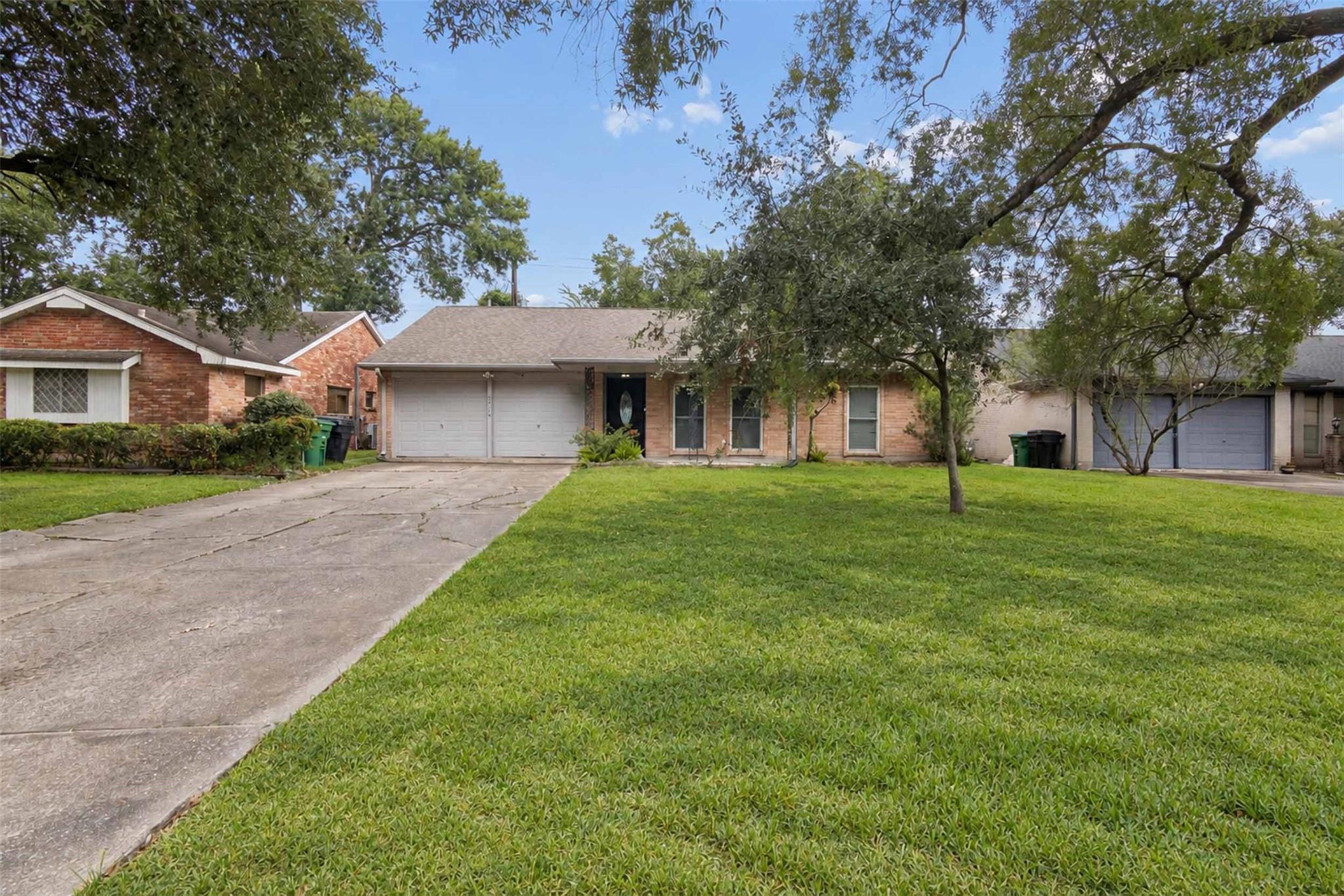 5914 Willowbend Boulevard — photo