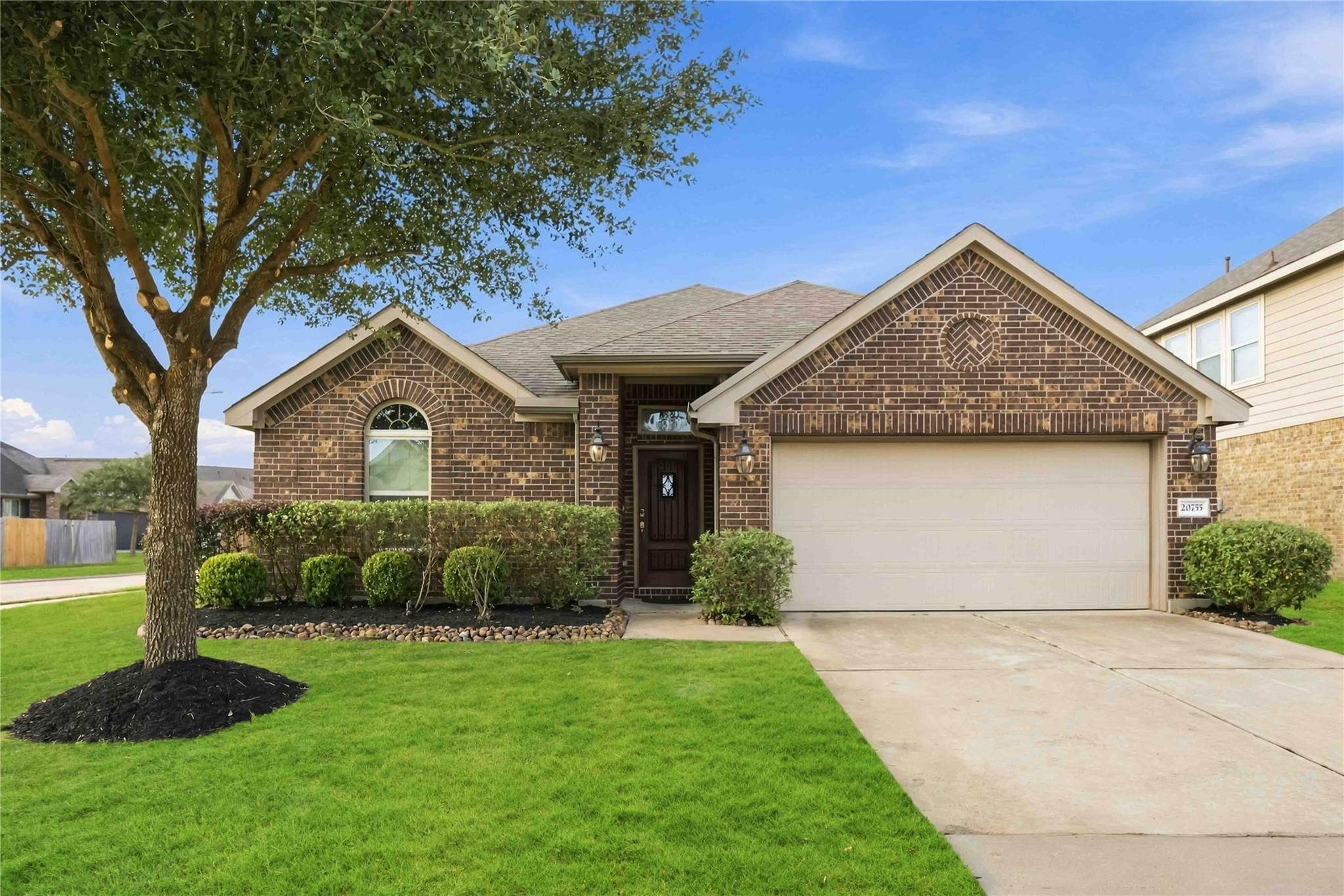 20755 Redbud Rain Drive — photo