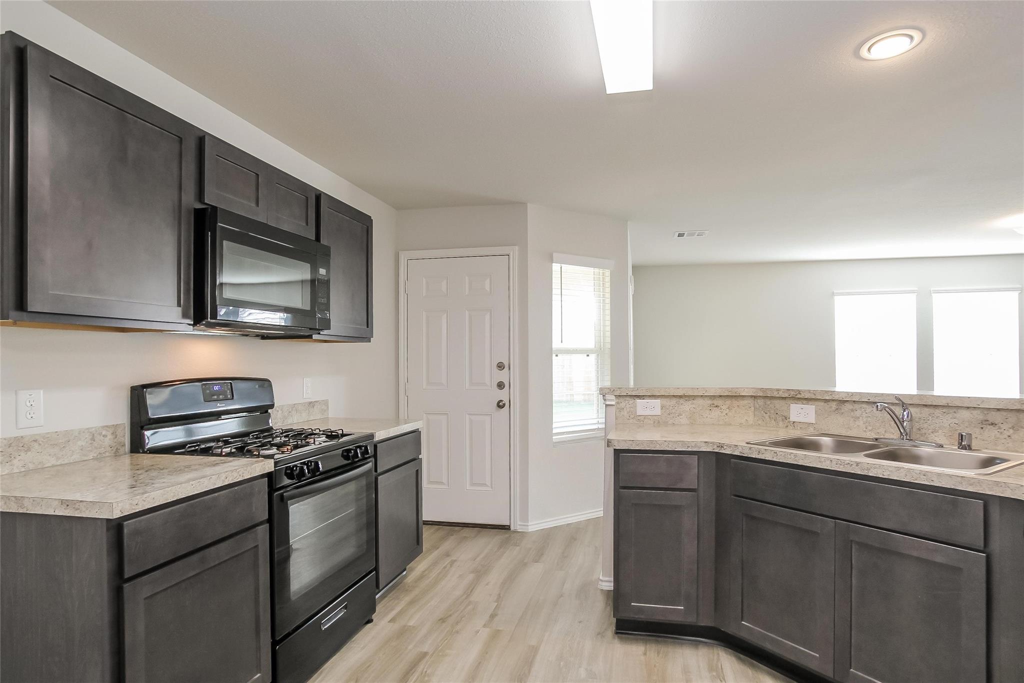 3119 Primrose Drive — photo
