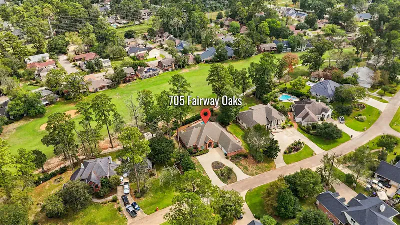 705 Fairway Oaks — photo
