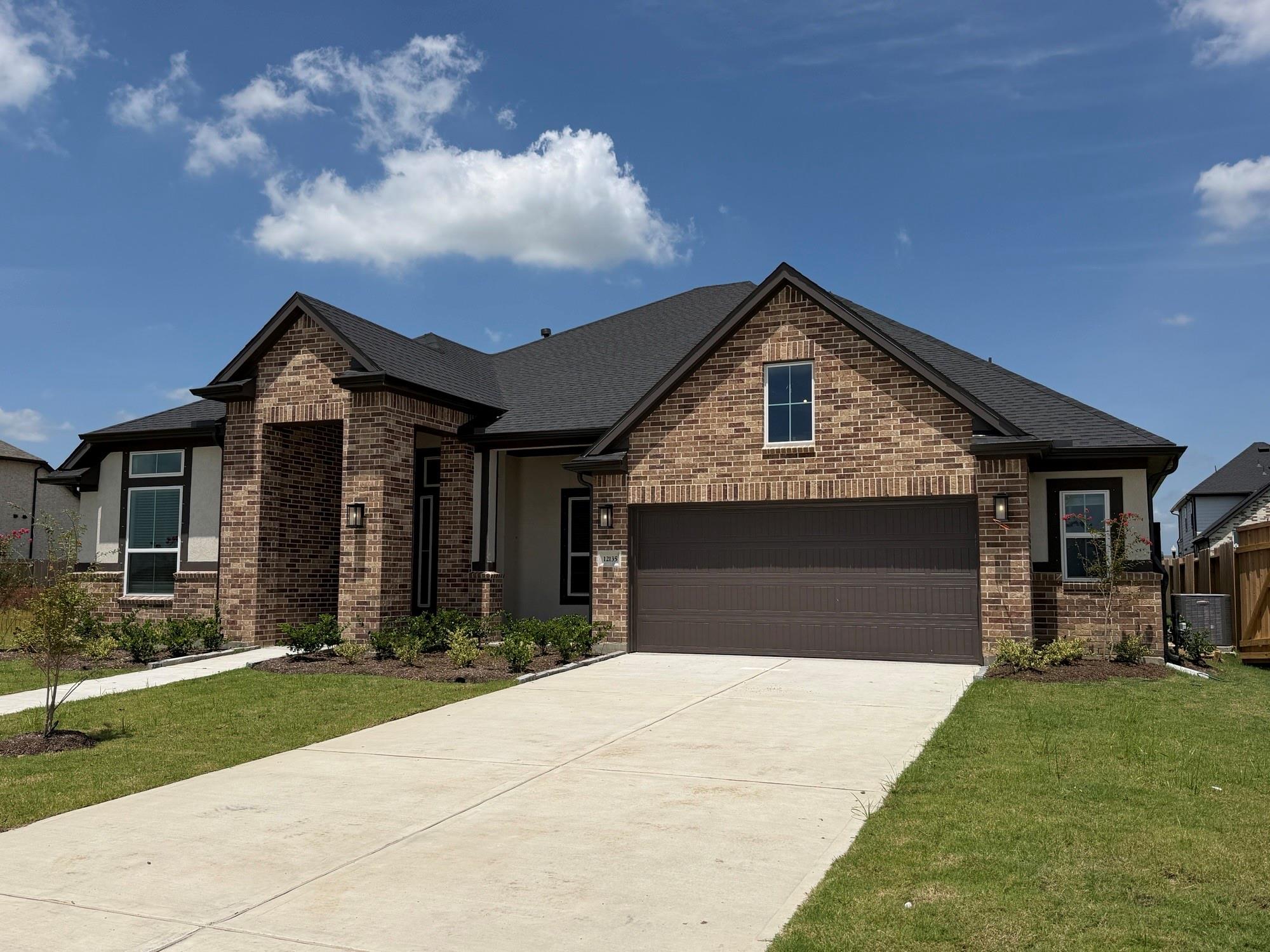12135 Lake View Boulevard — photo