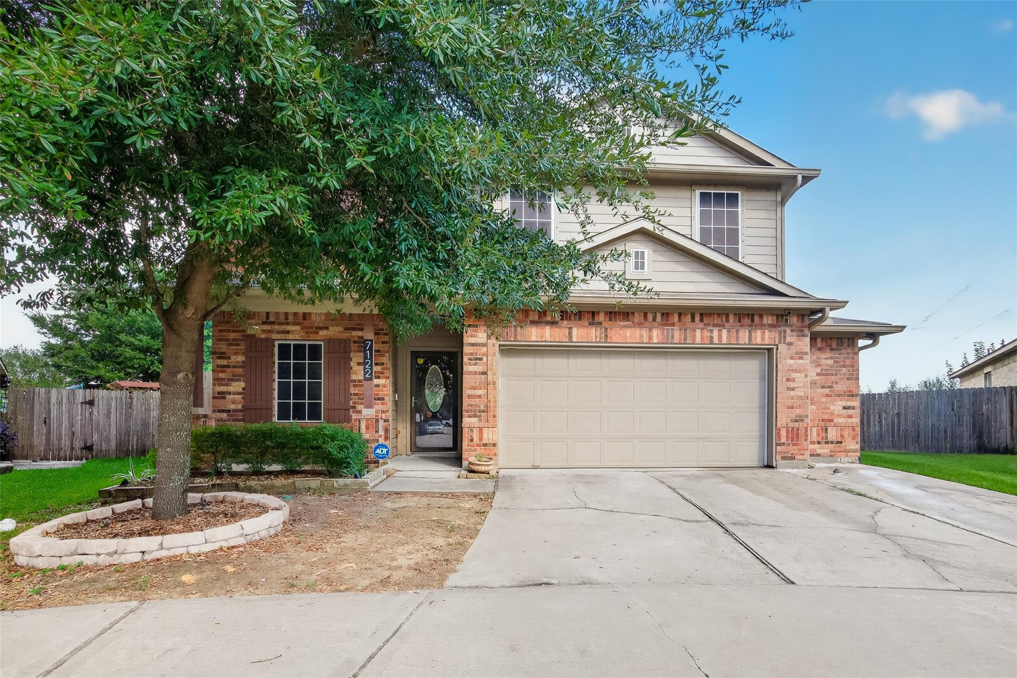7122 Freesia Court — photo