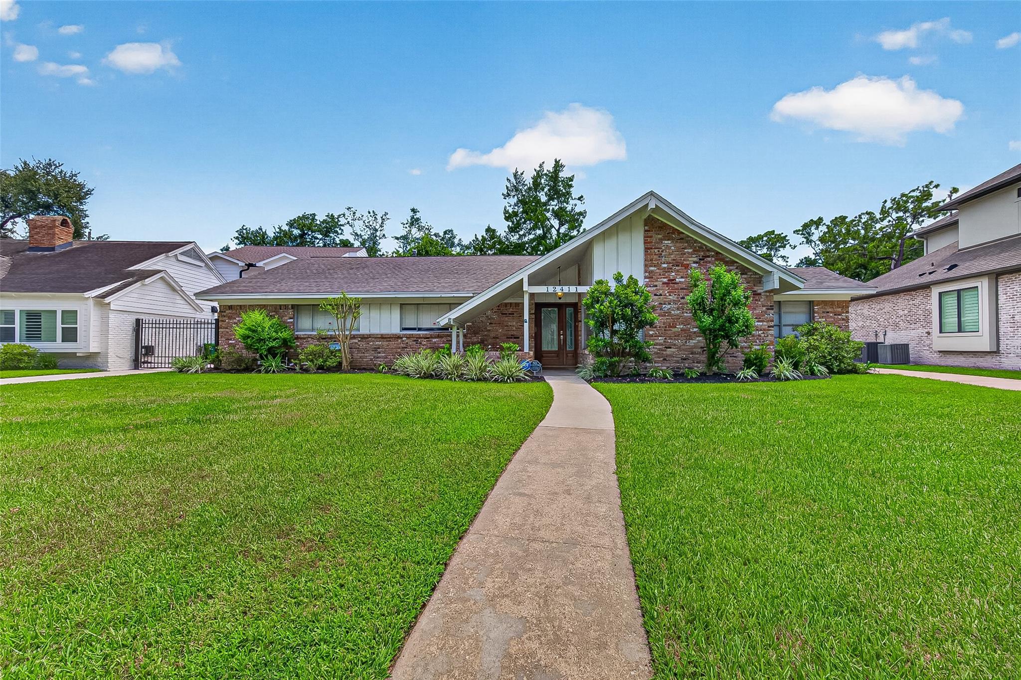 12411 Pinerock Lane — photo
