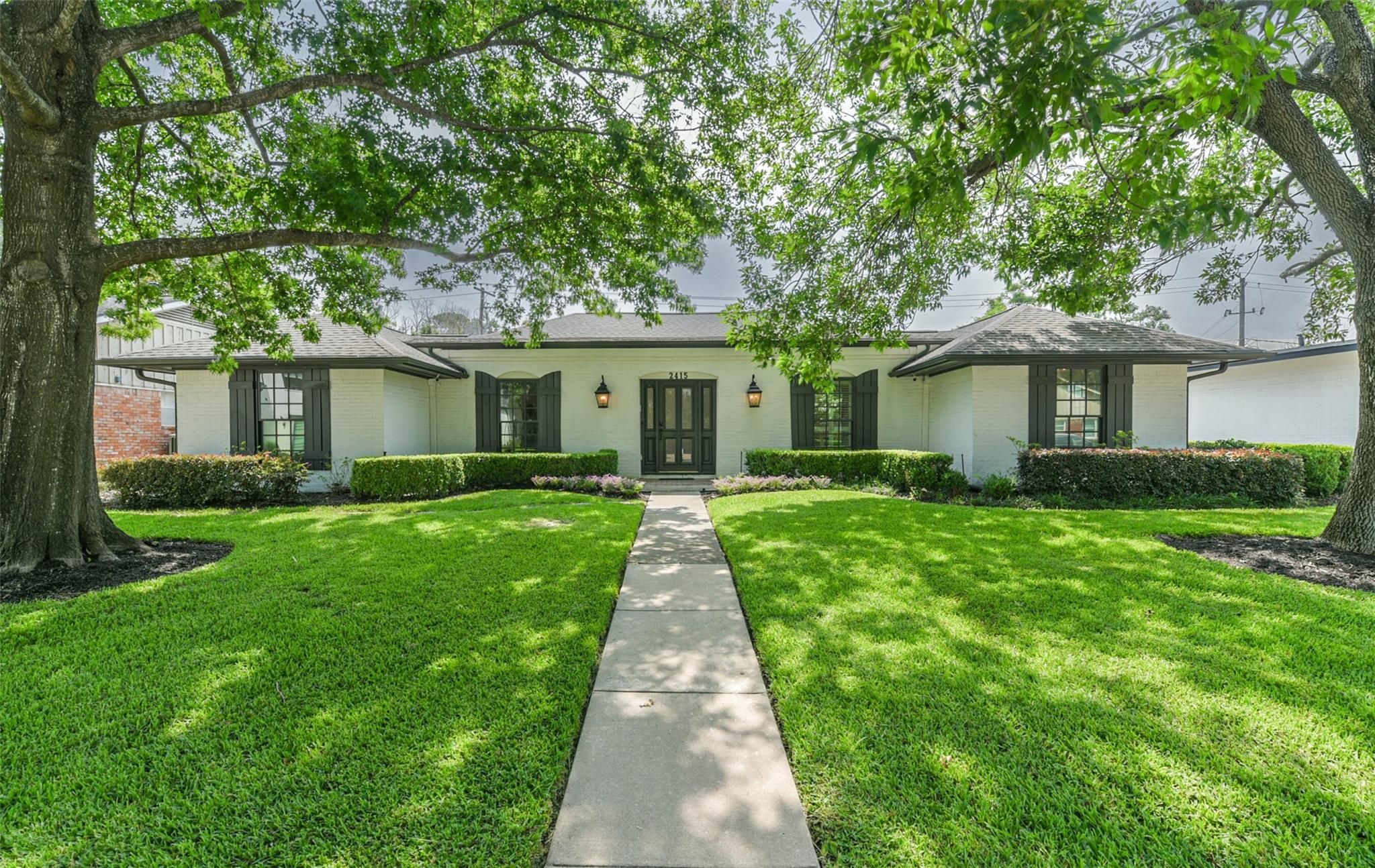 2415 Stoney Brook Drive — photo