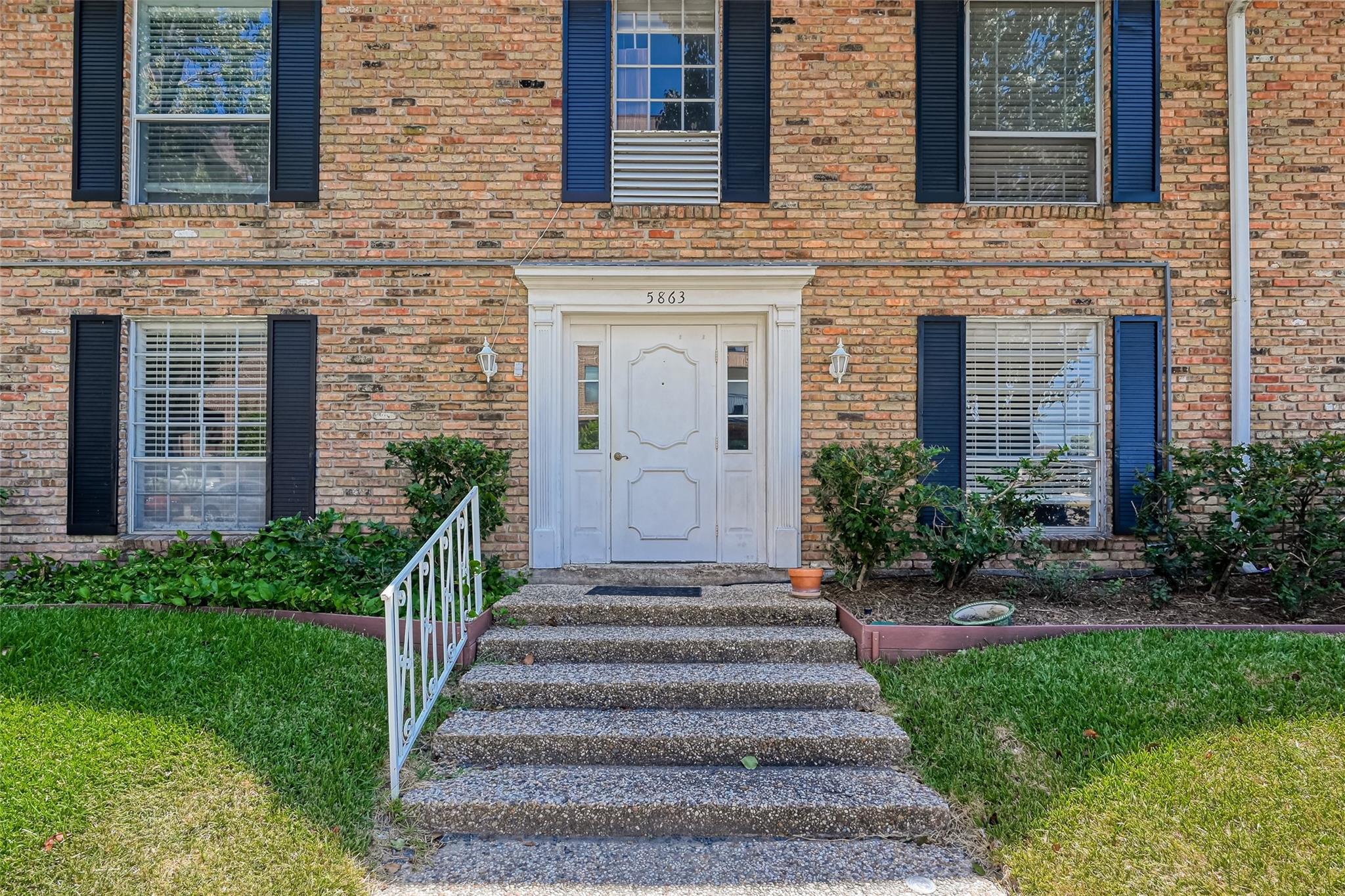 5863 Inwood Drive #5 — photo