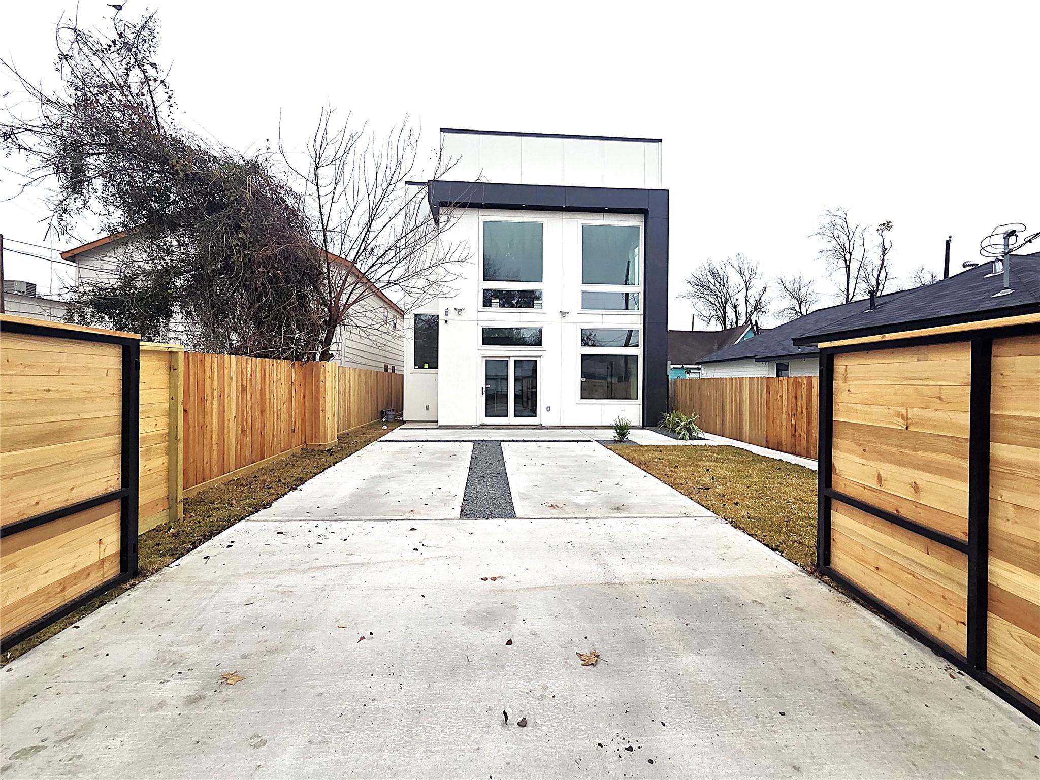 1207 Collier Street — photo