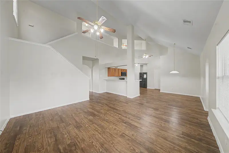 1111 Auburn View Lane — photo
