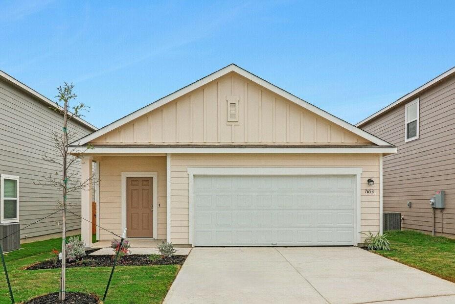 8342 Vacek Crossing Way — photo