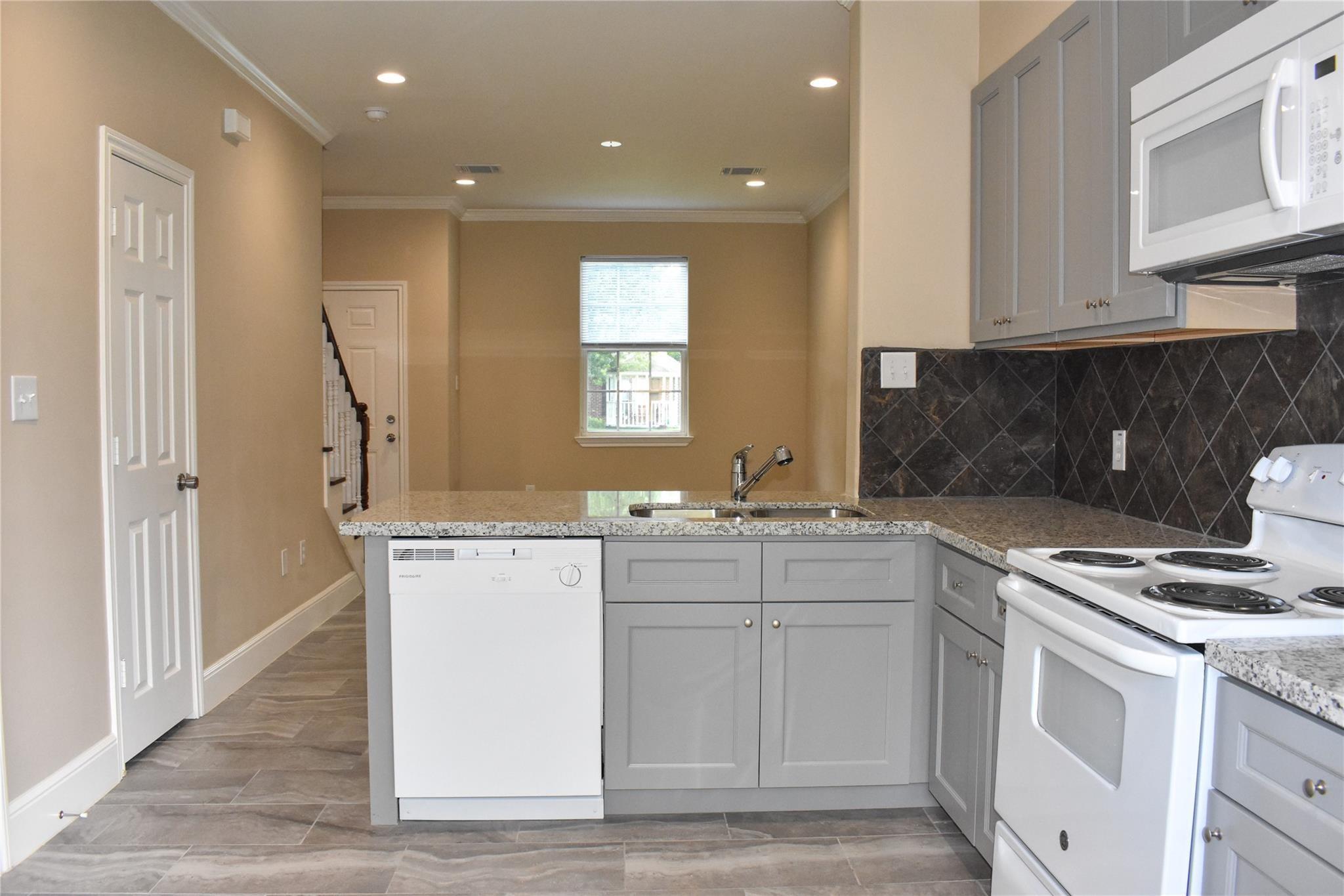 4746 3rd, Bacliff, TX 77518 — photo 3