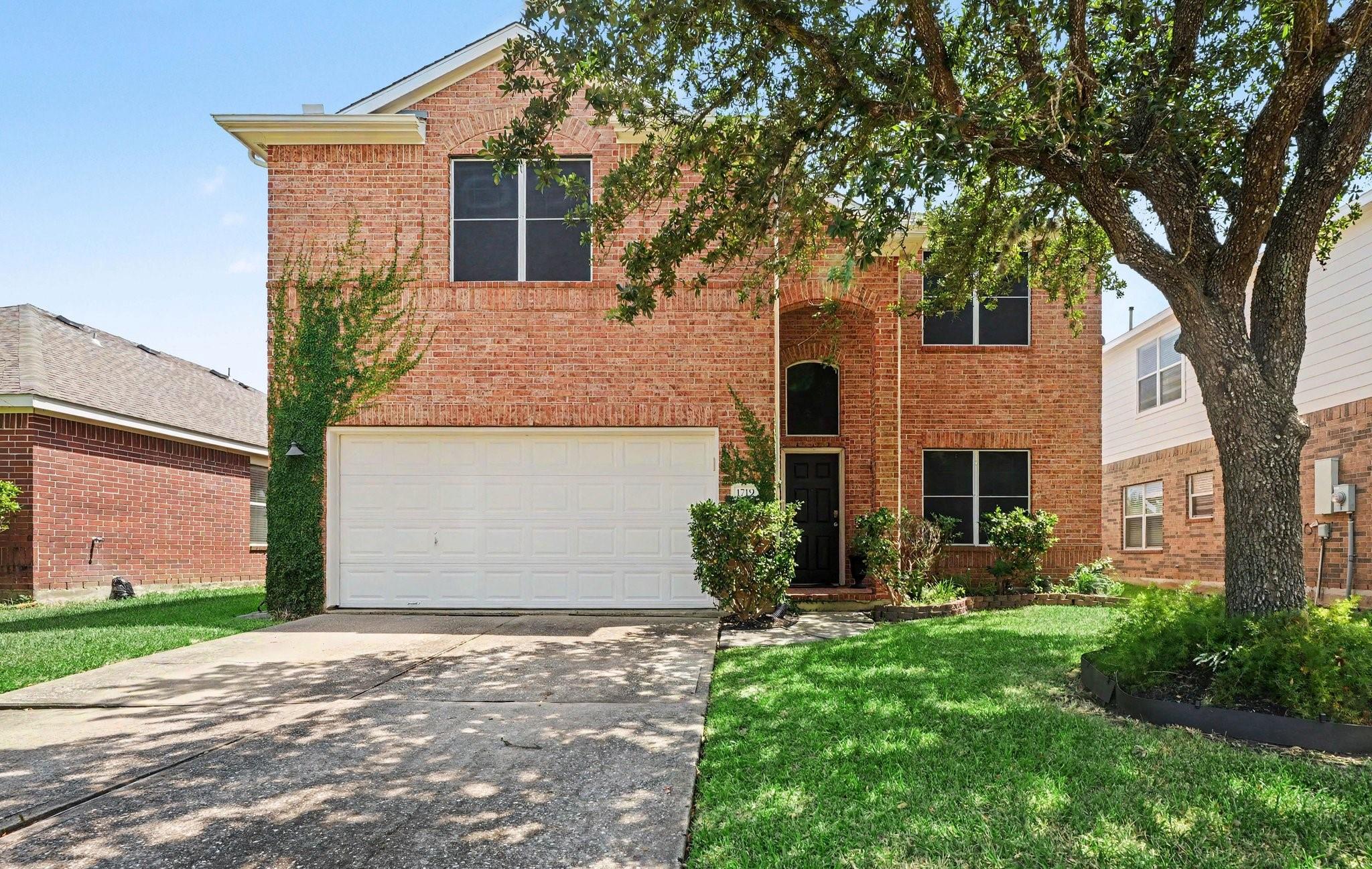 1719 Manor Drive — photo