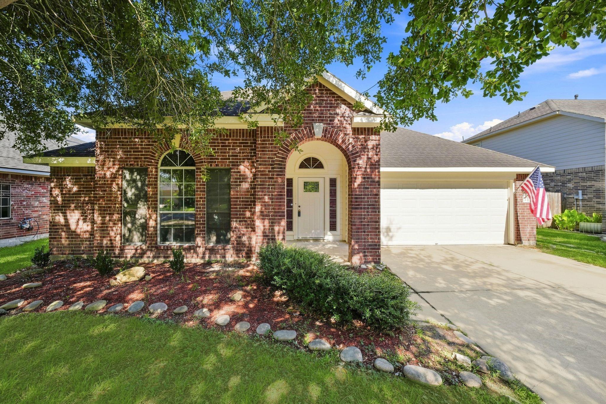 318 Magnolia Estates Drive — photo