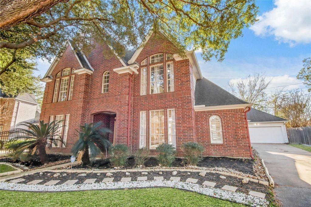 8411 Rockford Hall Drive — photo