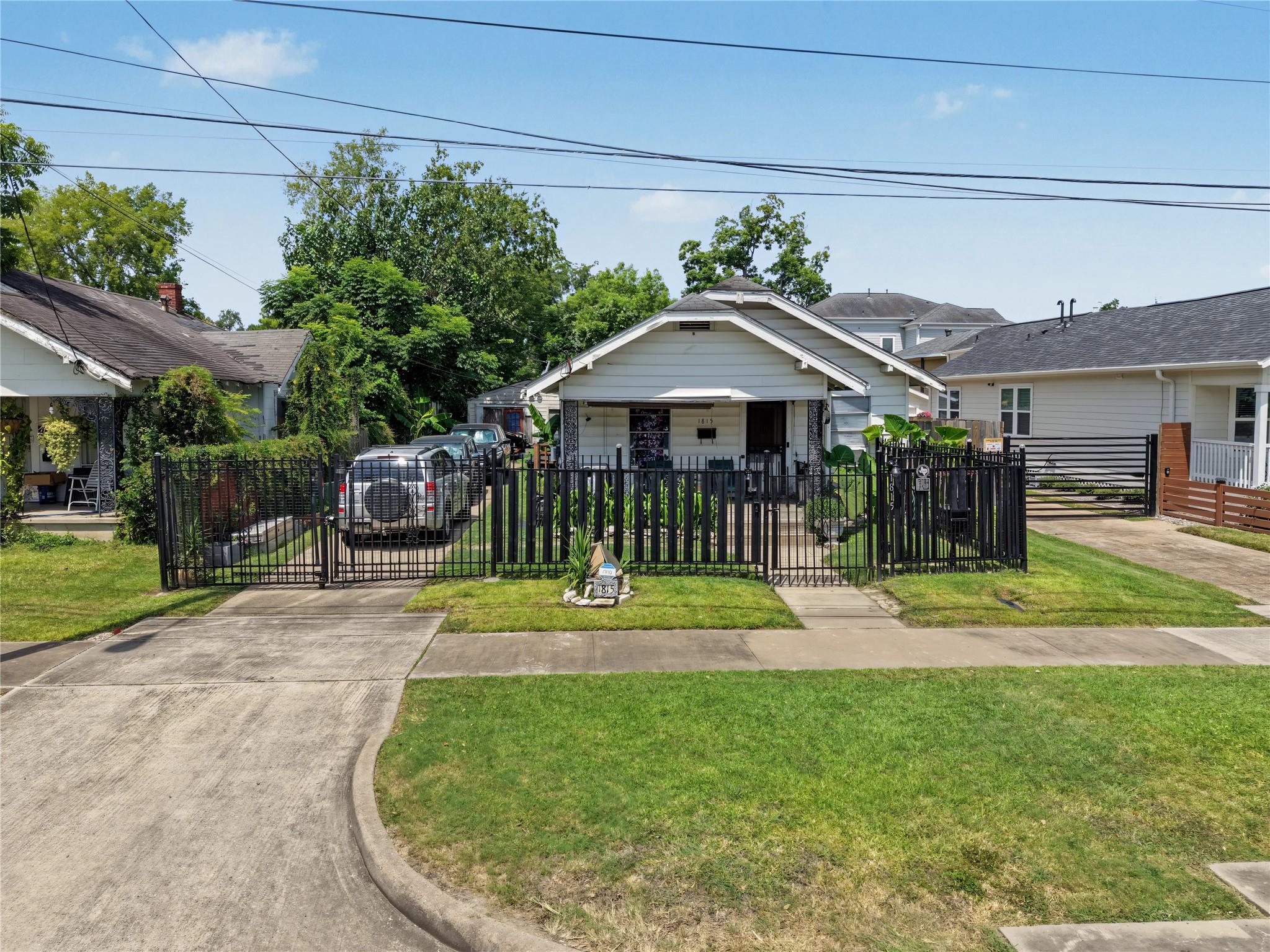 1815 Studewood Street — photo