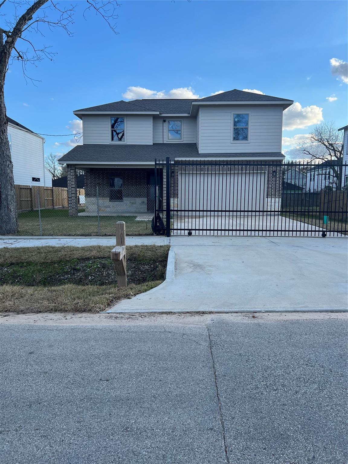 1019 Ellington Street — photo