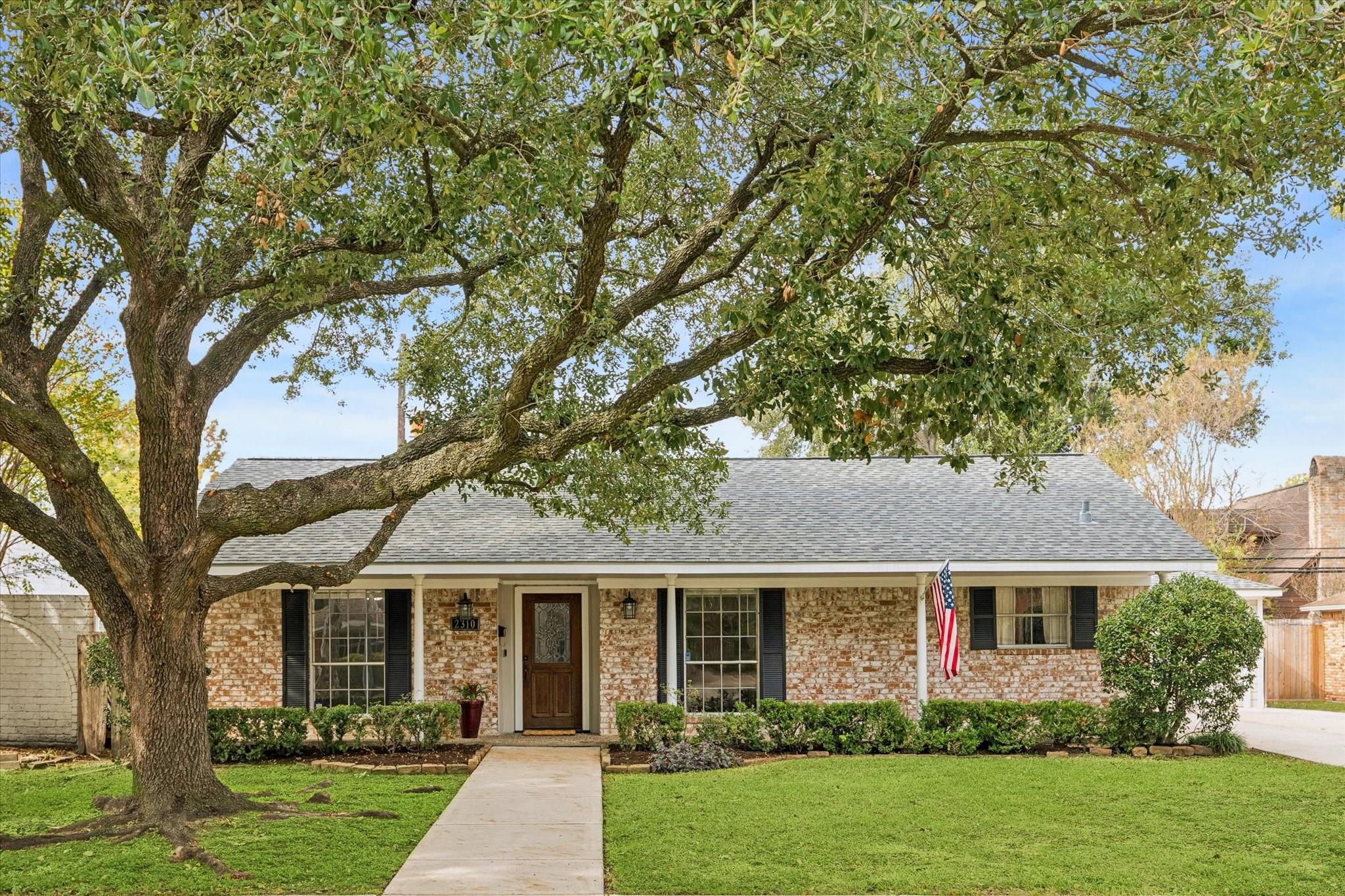 2310 Walnut Bend Lane — photo