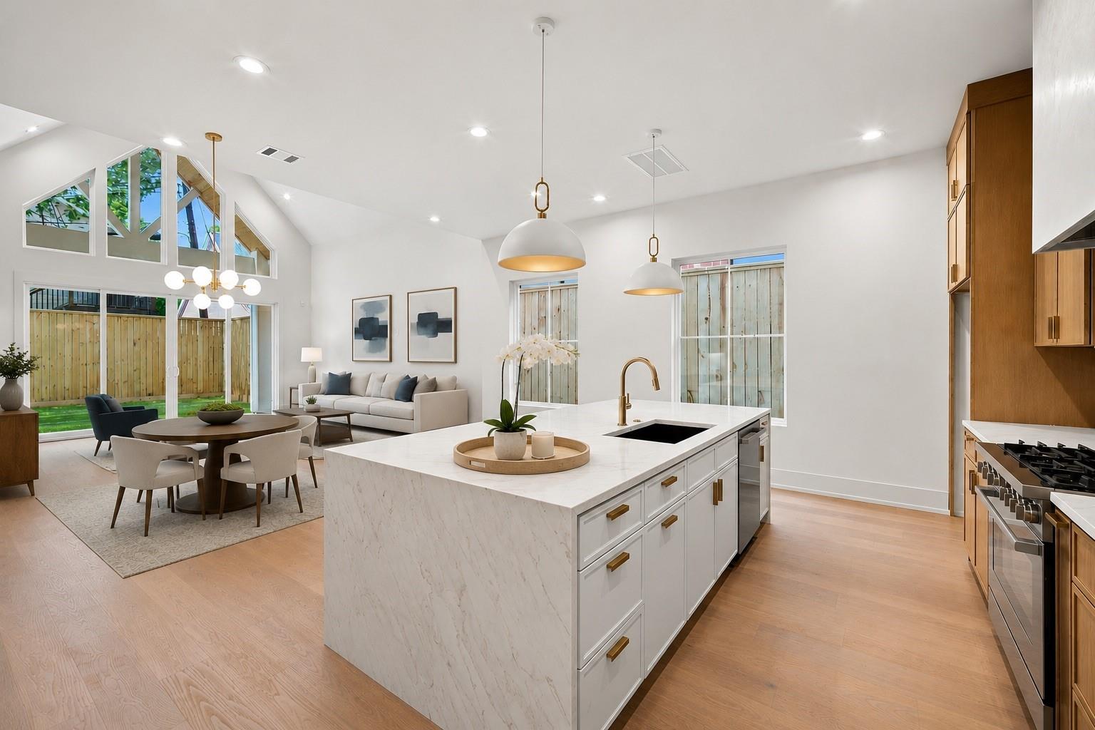 611 E 25th Street #B — photo
