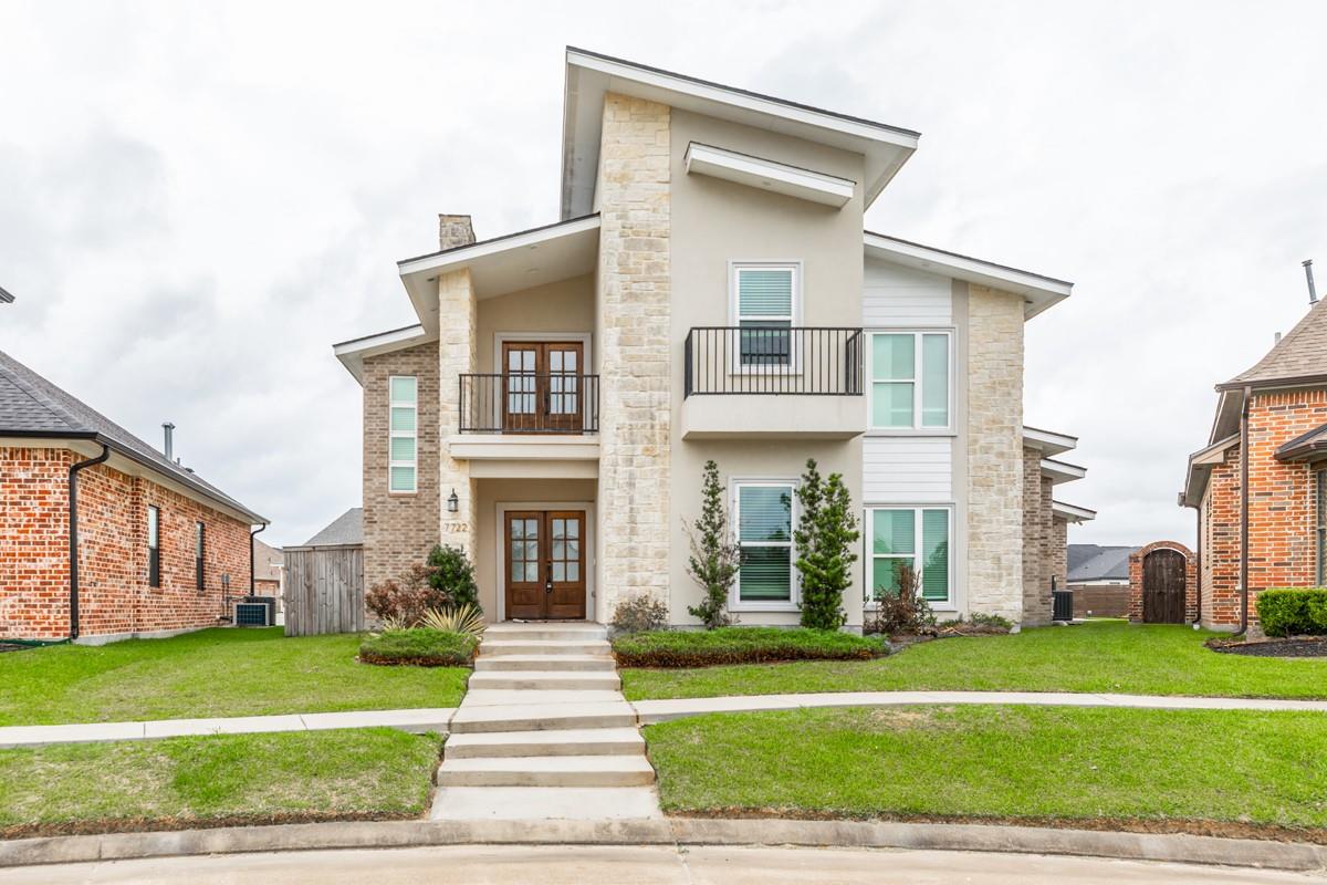7722 Pond Circle — photo
