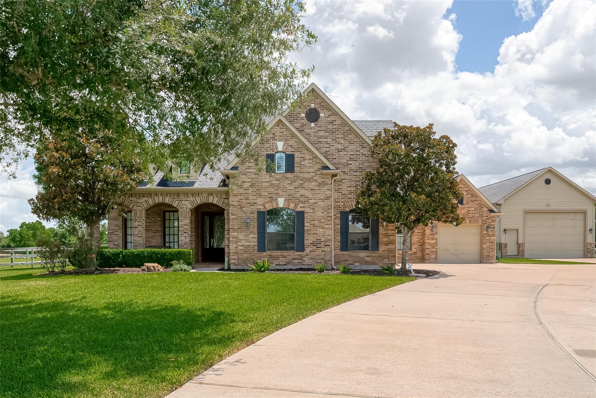 4810 Shadow Grass Drive — photo