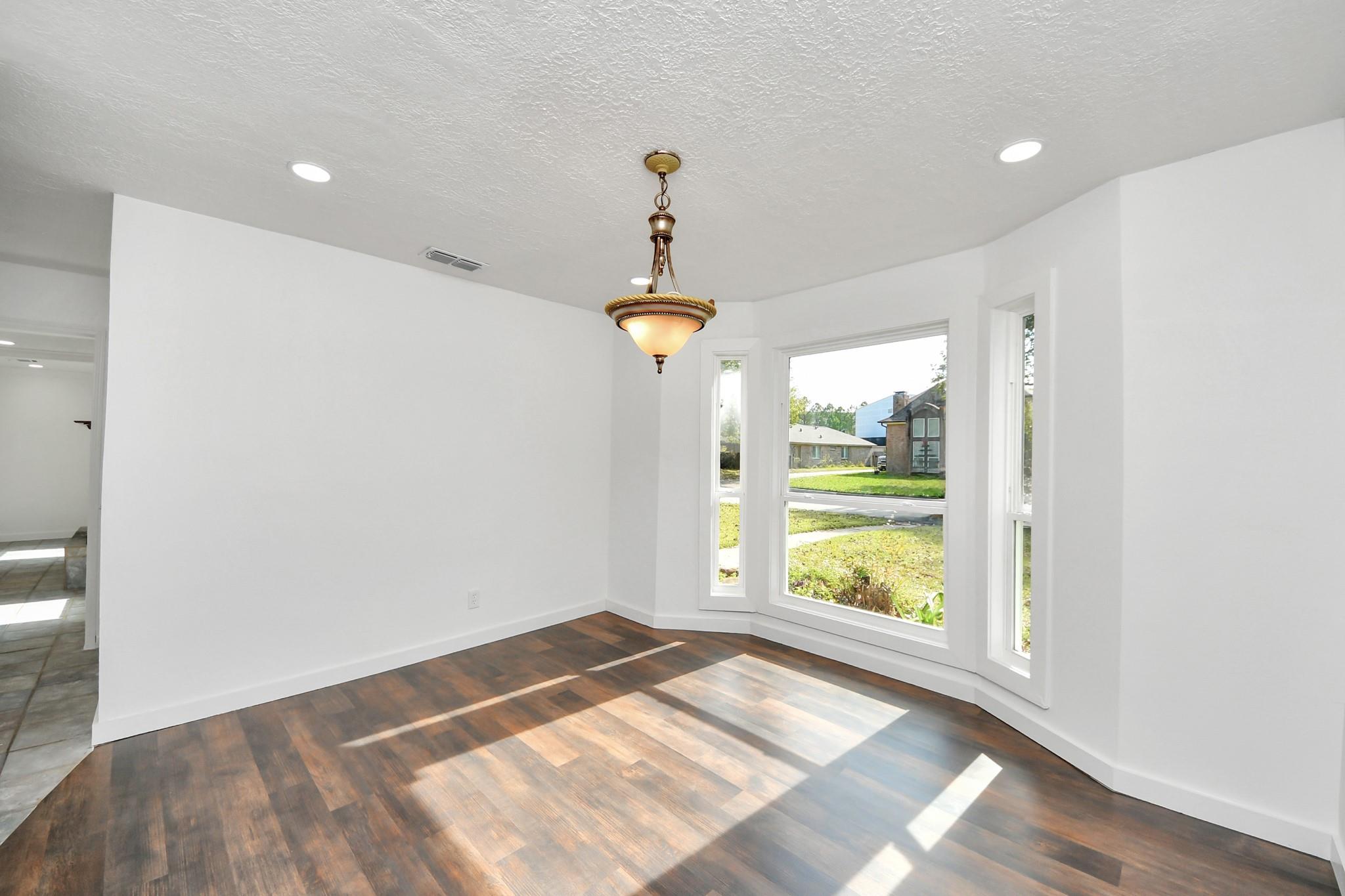 616 S Rivershire Drive, Conroe, TX 77304 — photo 3