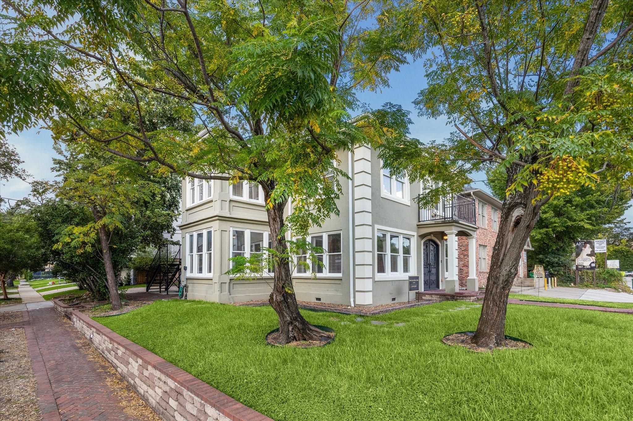 1220 W Gray Street — photo