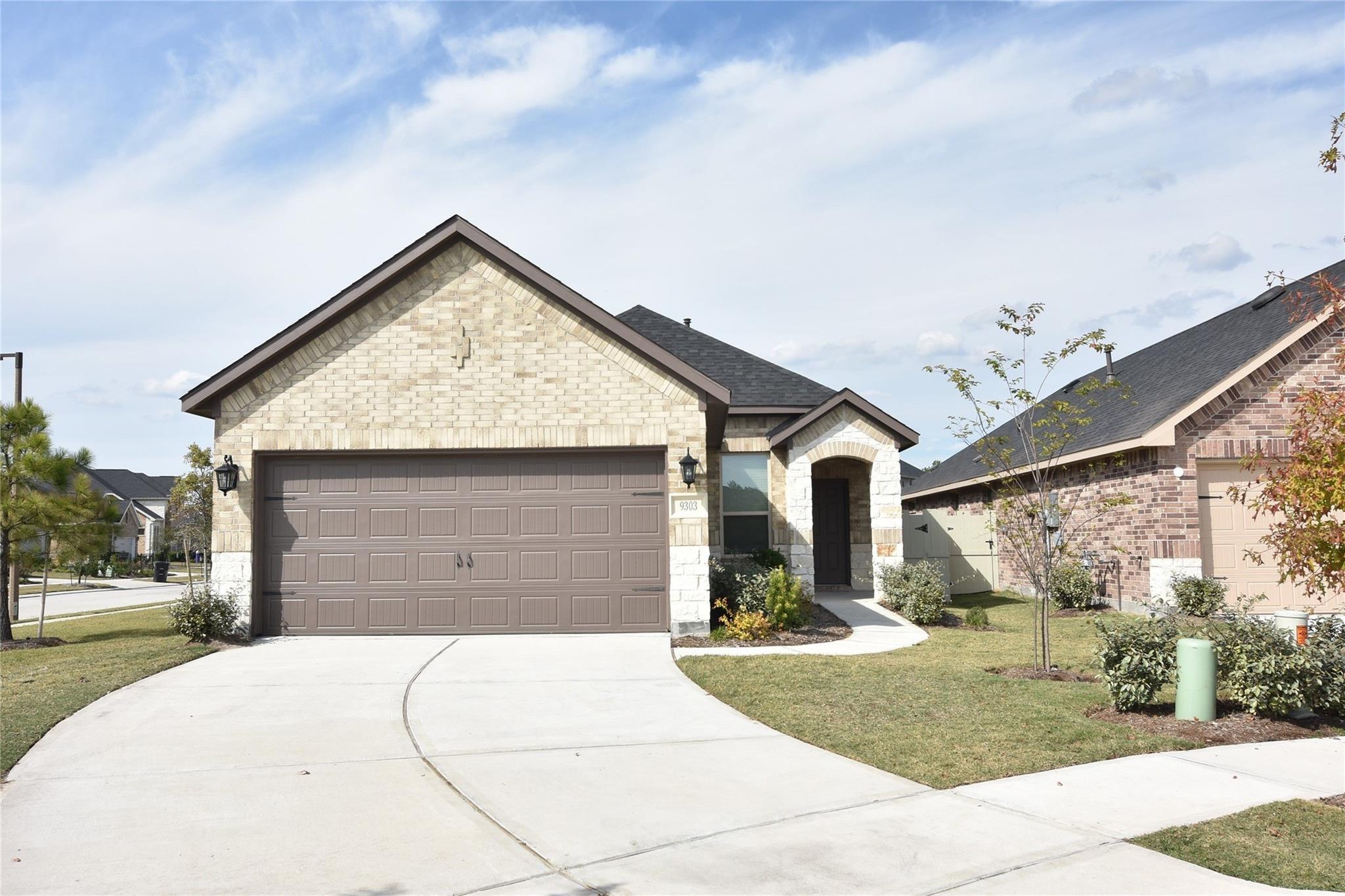 9303 Colonial Bent Court — photo