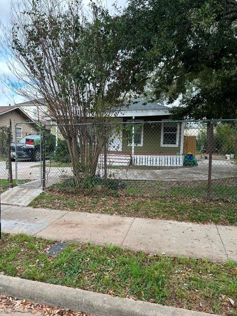 3331 Kelton Street — photo