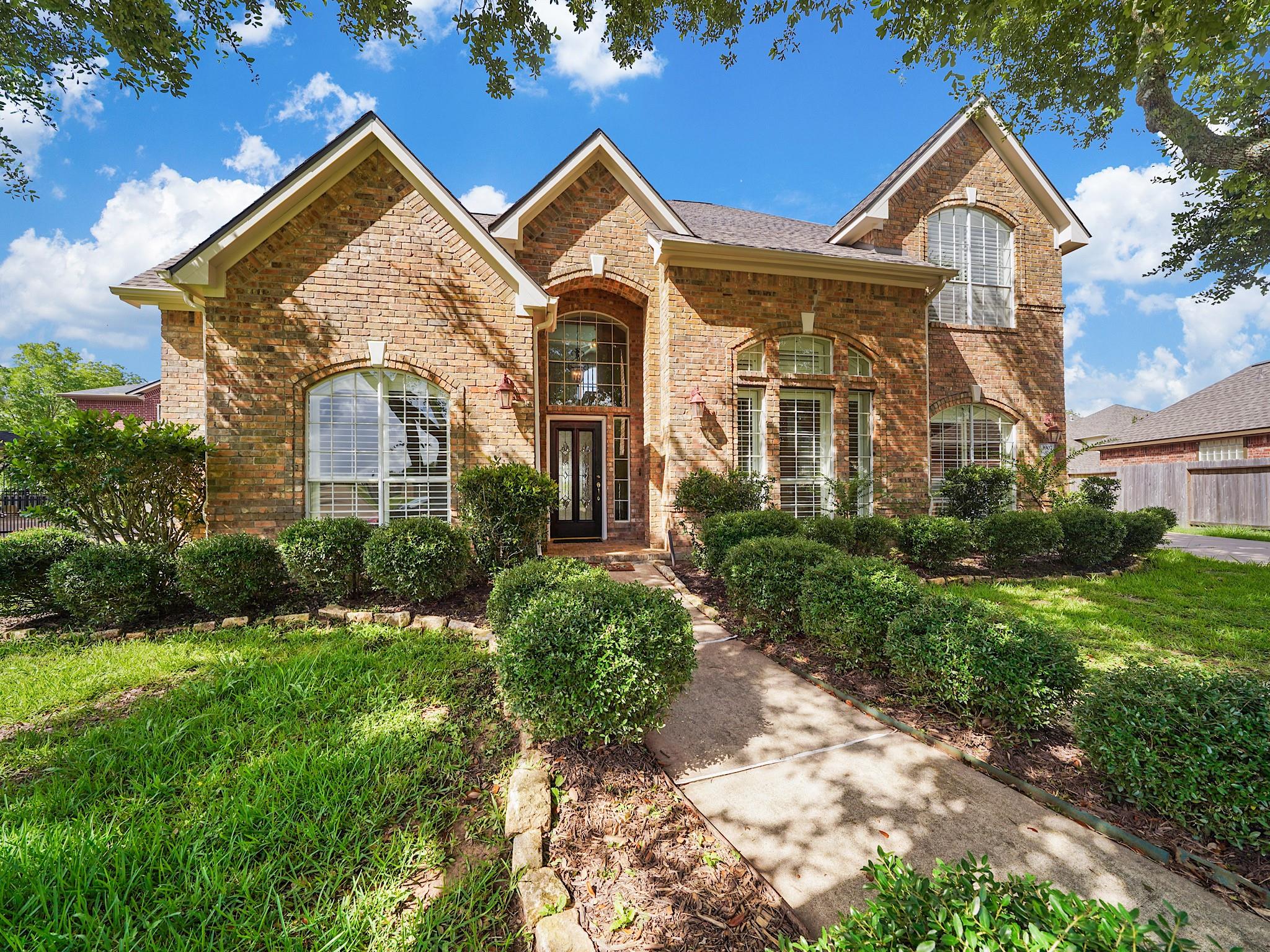 3907 Garnet Falls — photo