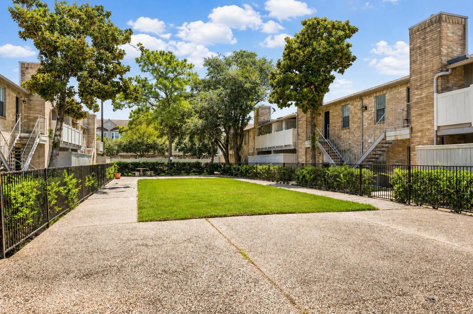 8243 Creekbend Drive #8243 — photo
