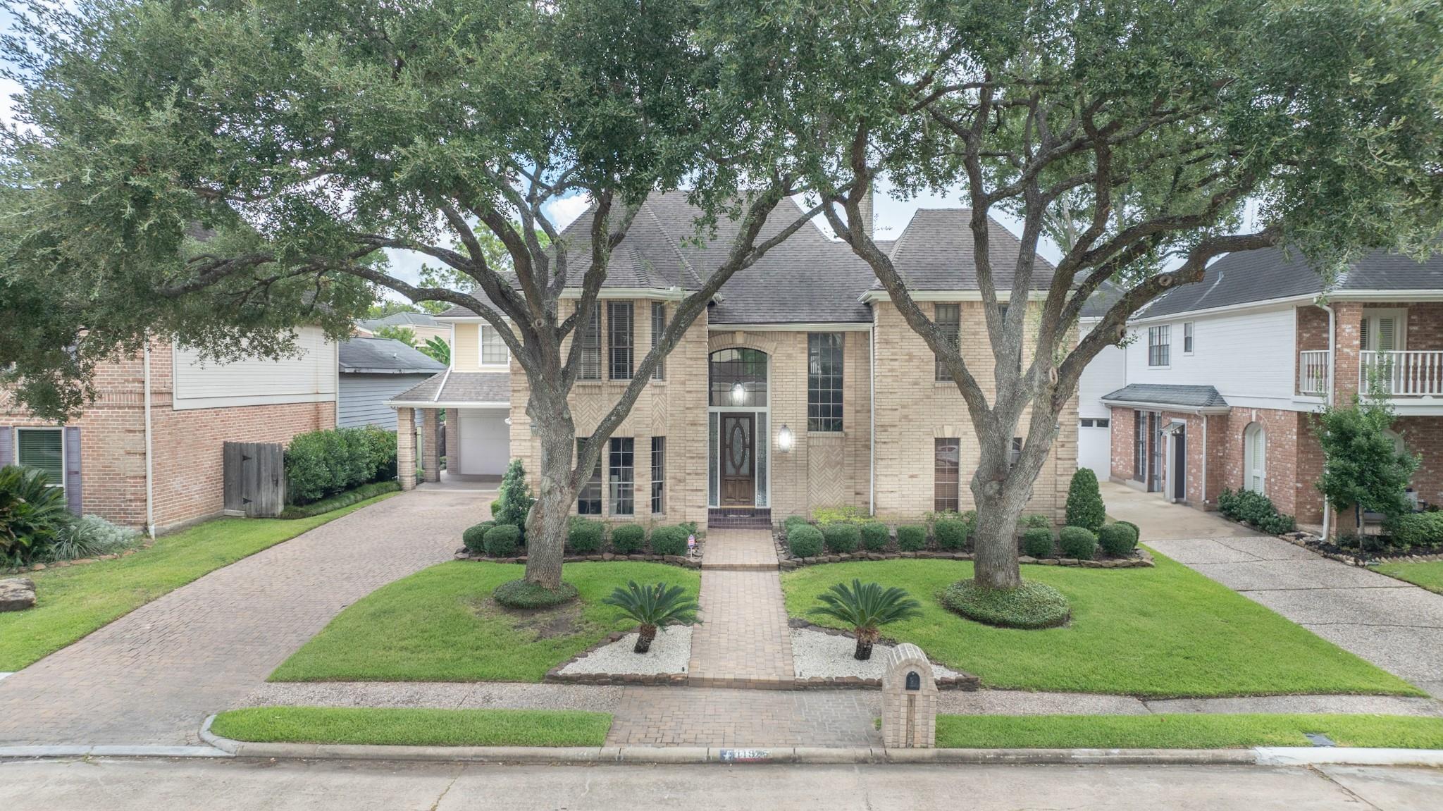 11926 Carriage Hill Drive — photo