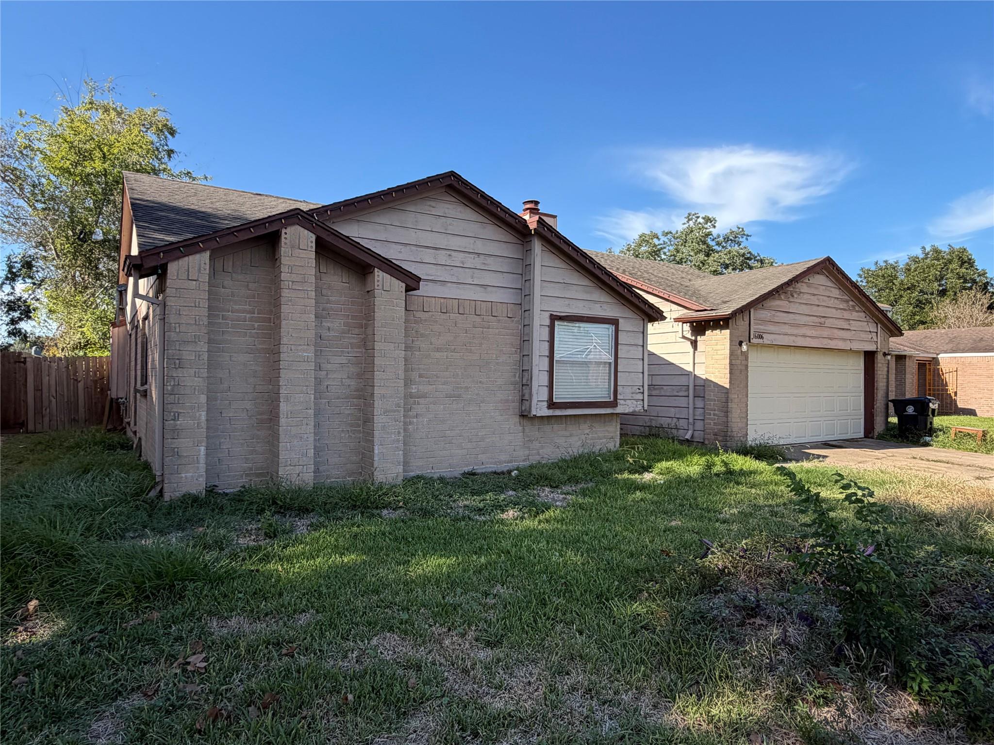 16006 Corsair Road — photo