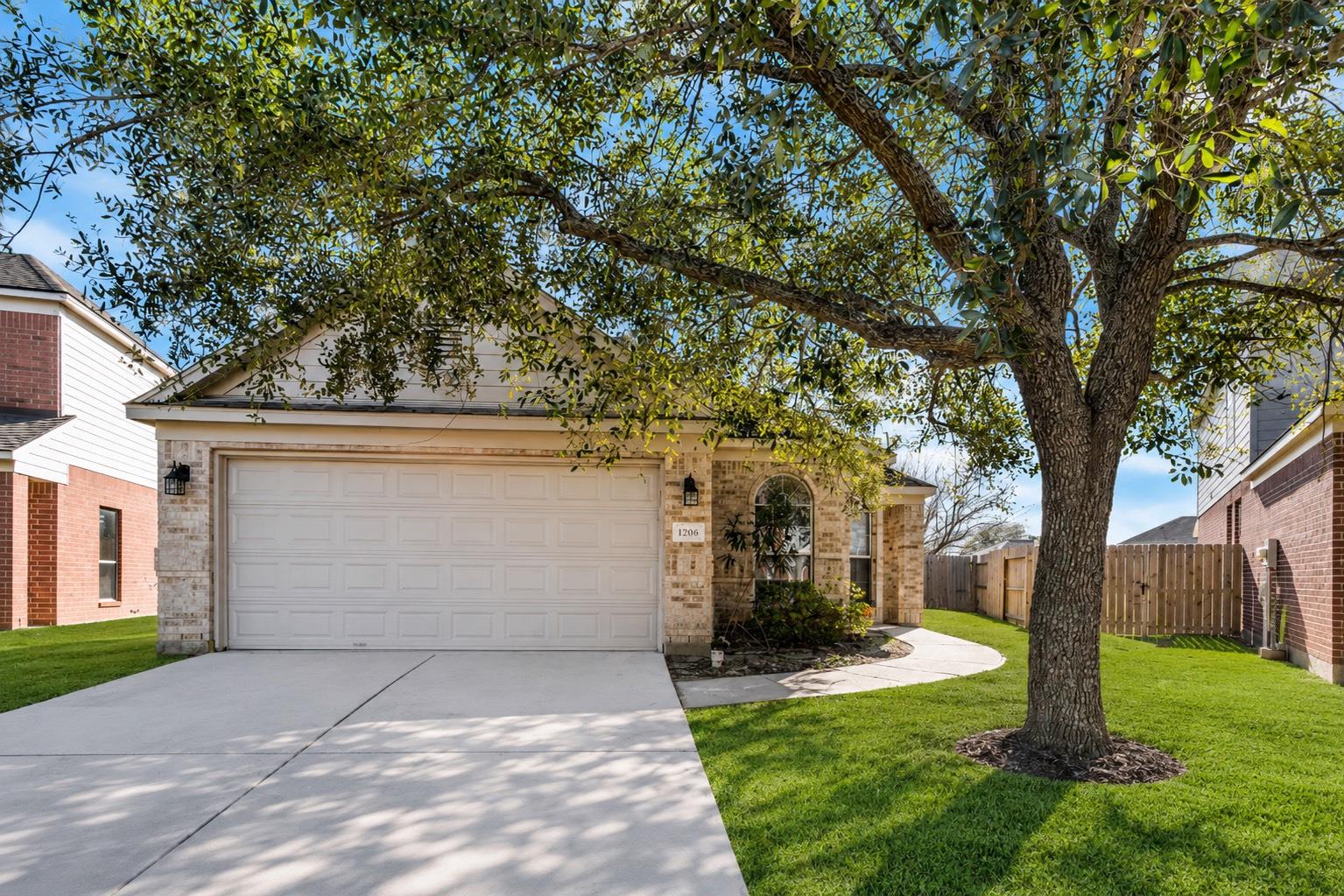 12106 Landsdown Ridge Way — photo