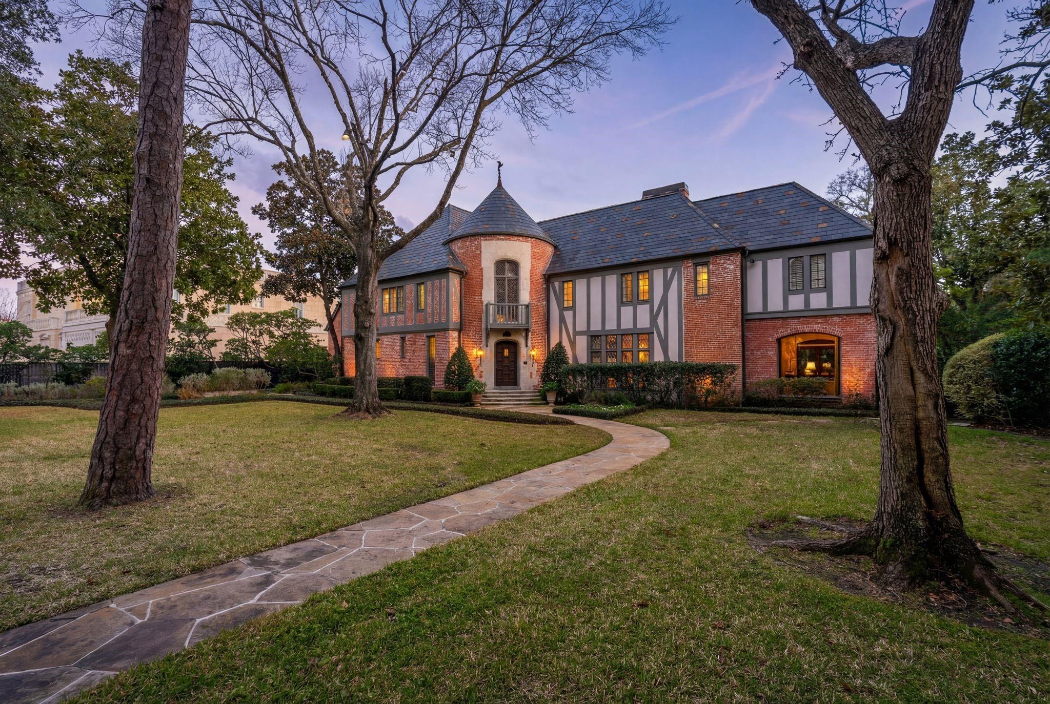 3325 Inwood Drive — photo