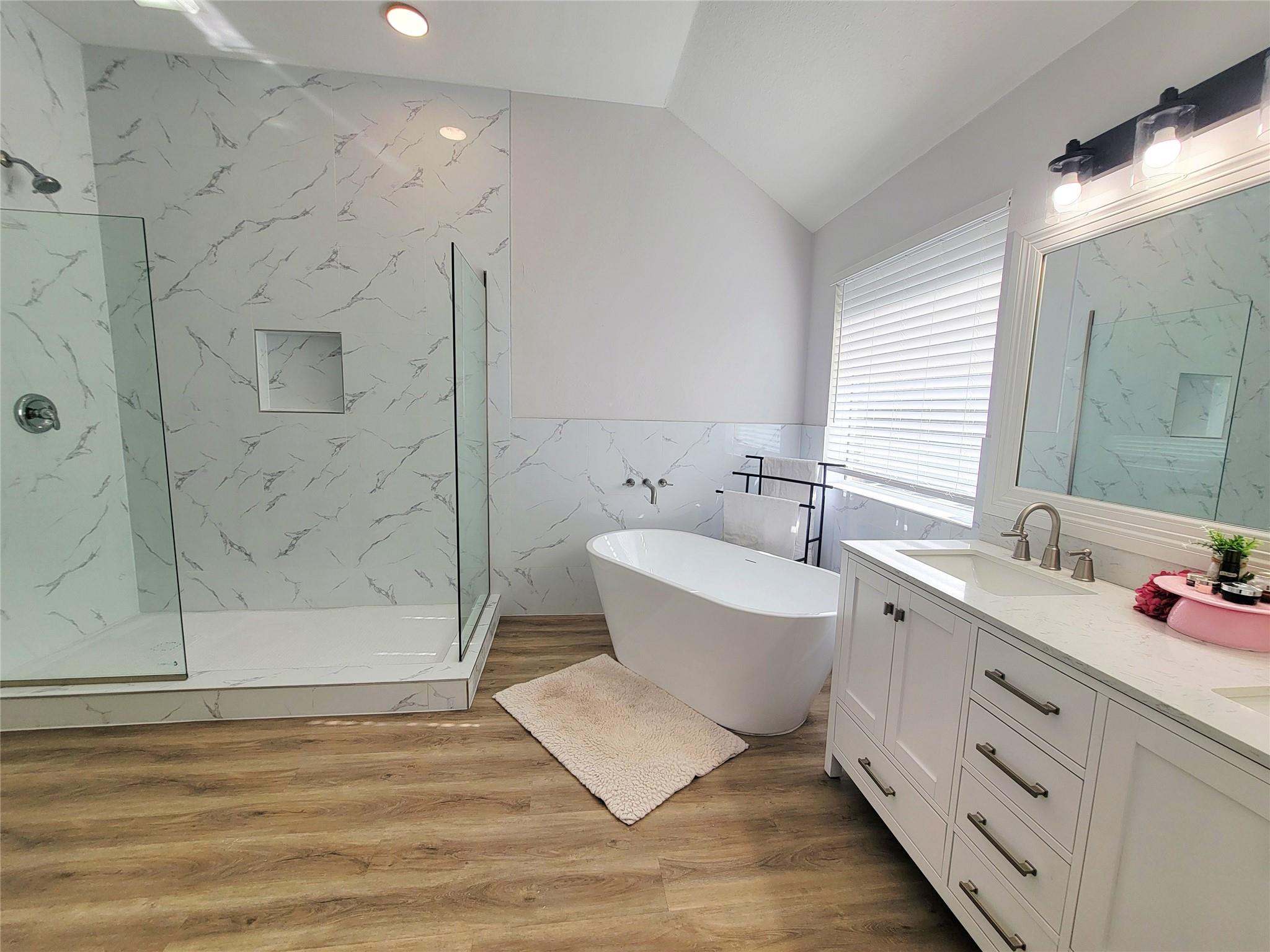 5015 Aquilla Court — photo