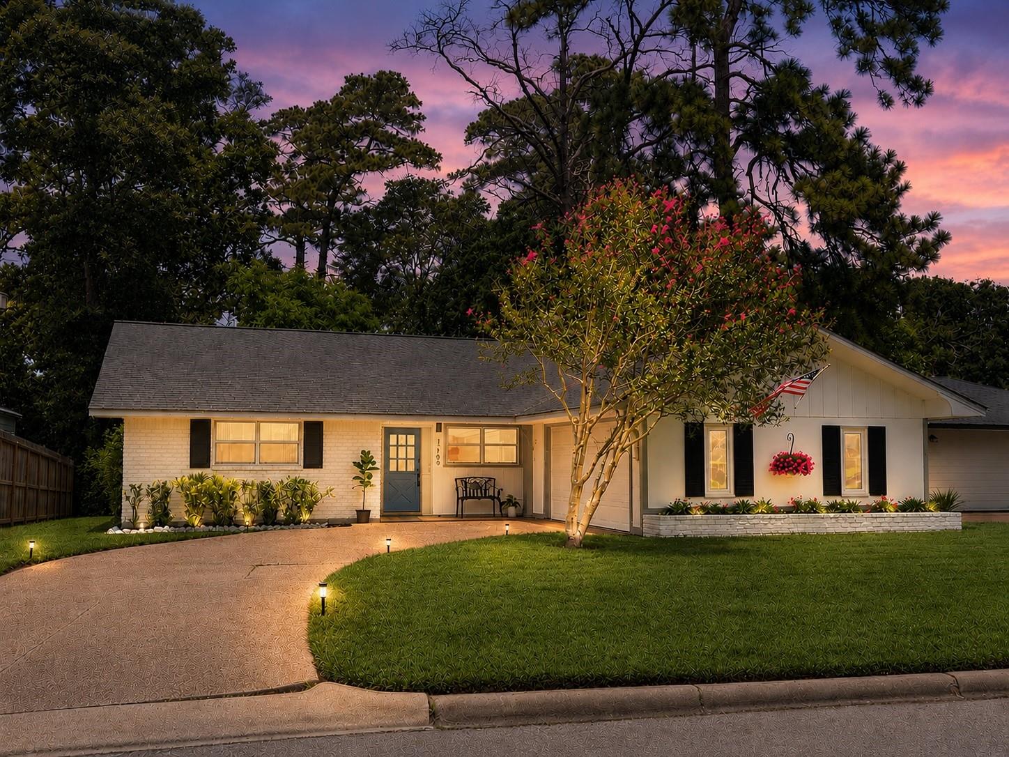 1705 Shady Oaks Drive — photo