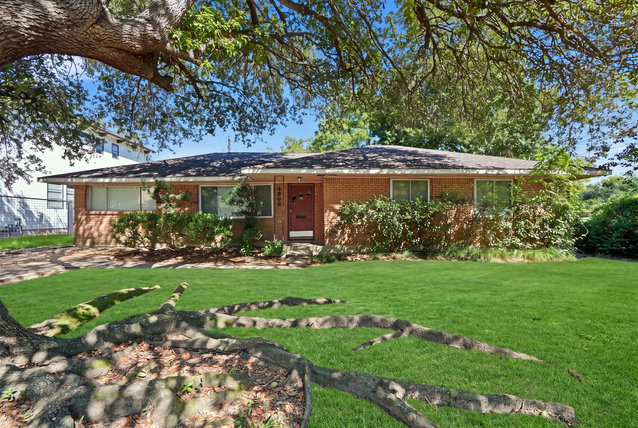 4300 Compton Circle — photo