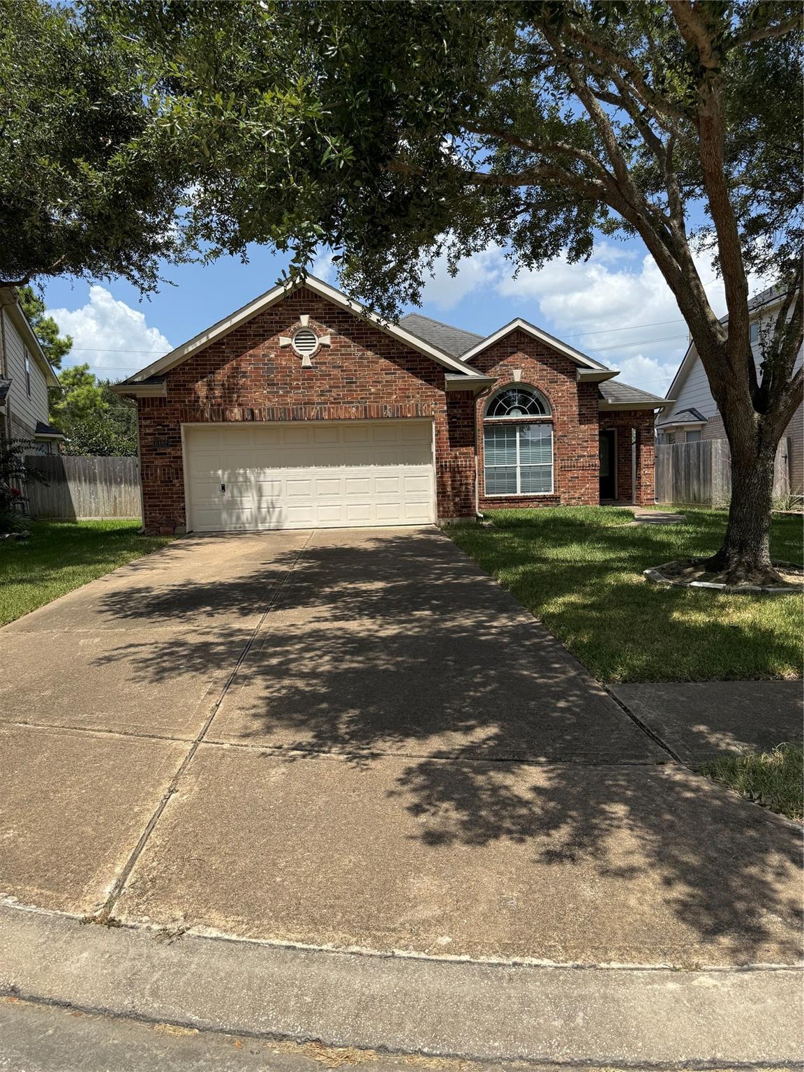 6182 Newcastle Lane — photo