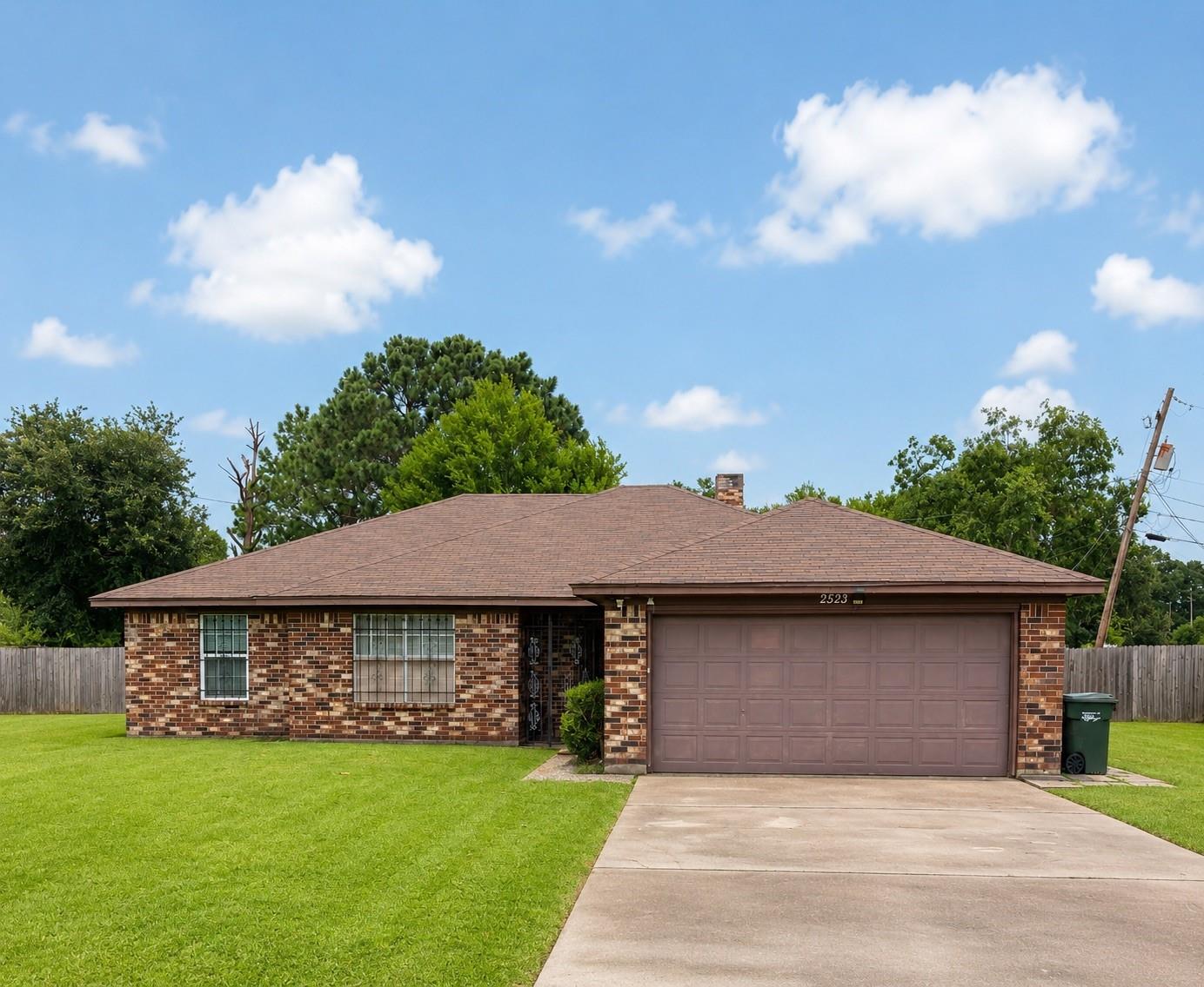 2323 Shirley Street — photo